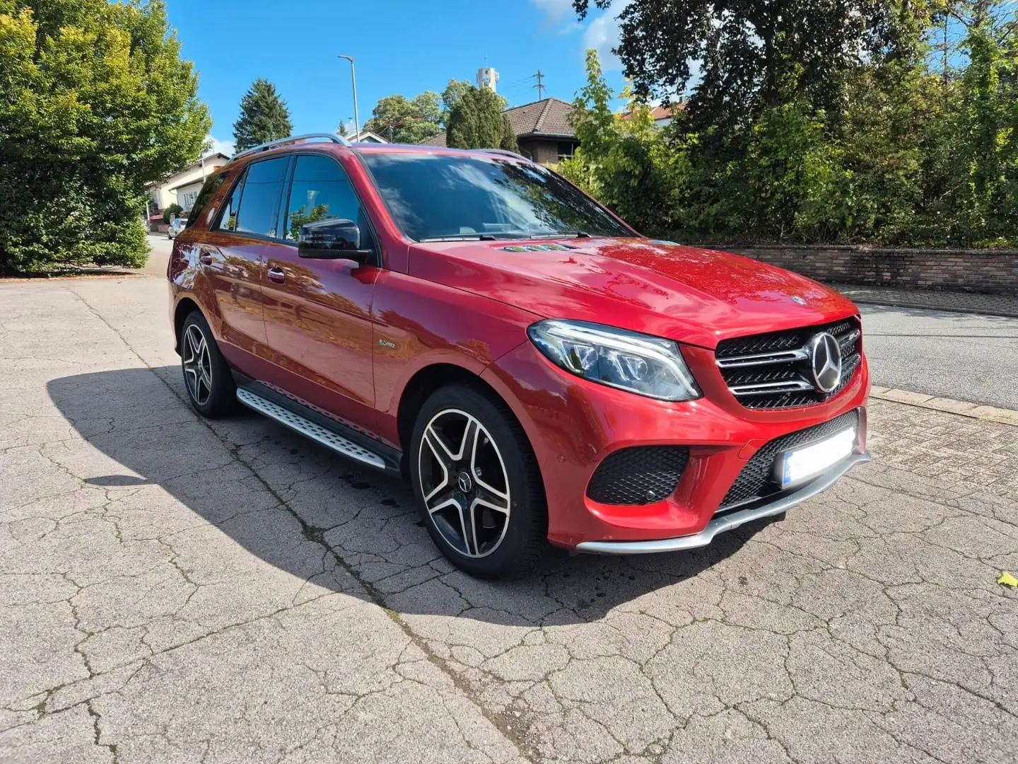 Mercedes-Benz GLE 43 AMG Rot - 2