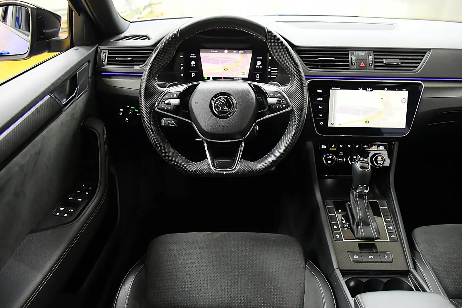 Skoda Superb Kombi 2,0 TDI Sportline DSG Blau - 2