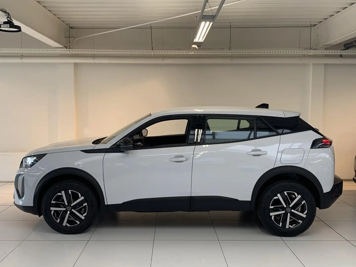 Peugeot 2008 1.2 PureTech 100pk Active | Navigatie | Achteruitr Blanc - 2
