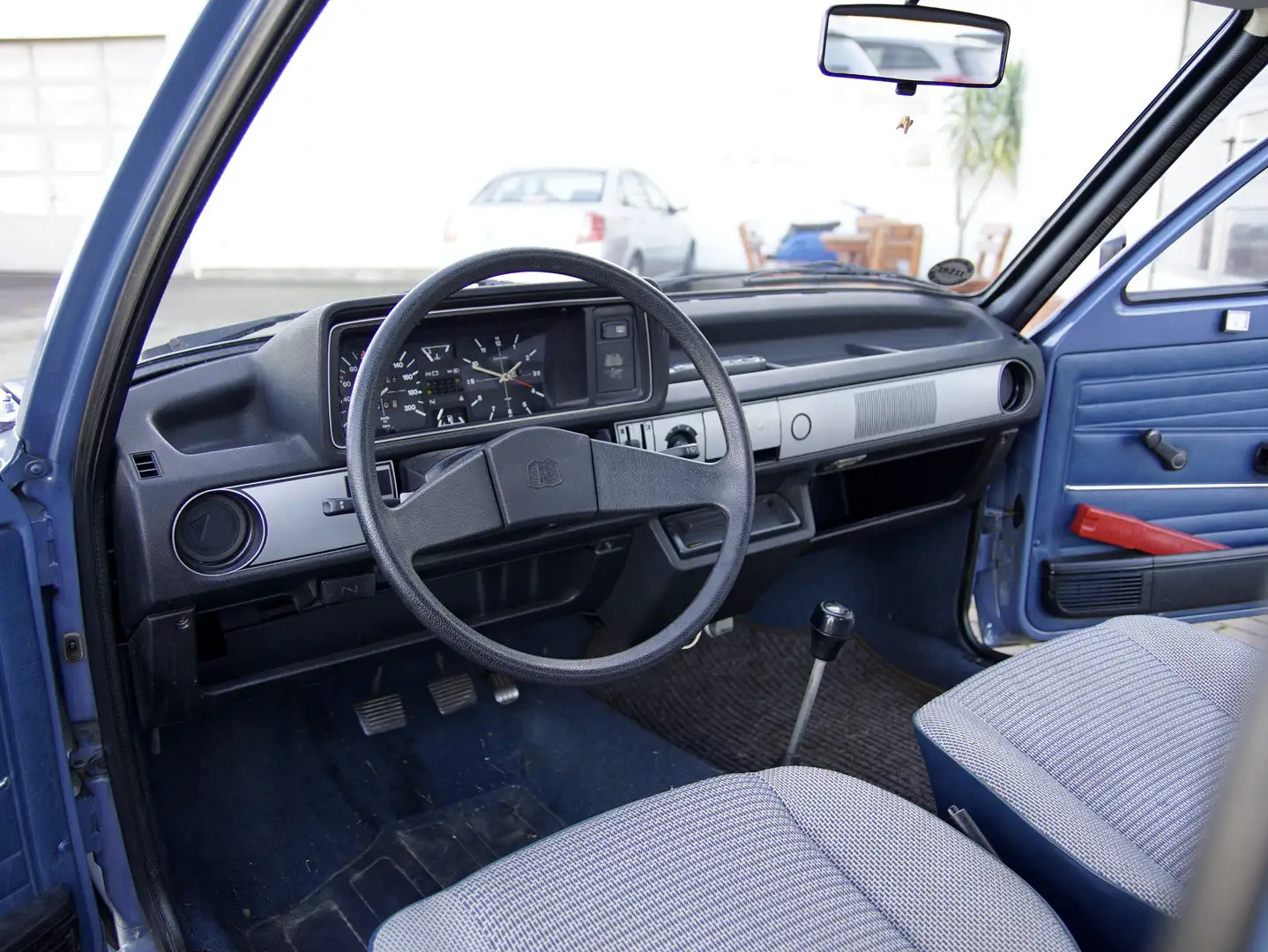 Volkswagen Polo GLS - 2