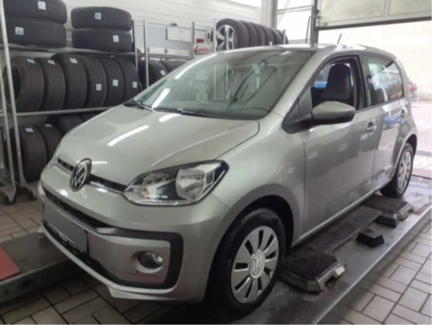 Volkswagen up! ! move 1.0l 48kW 5-Gang Klima Sitzheizung Klima Silber - 1