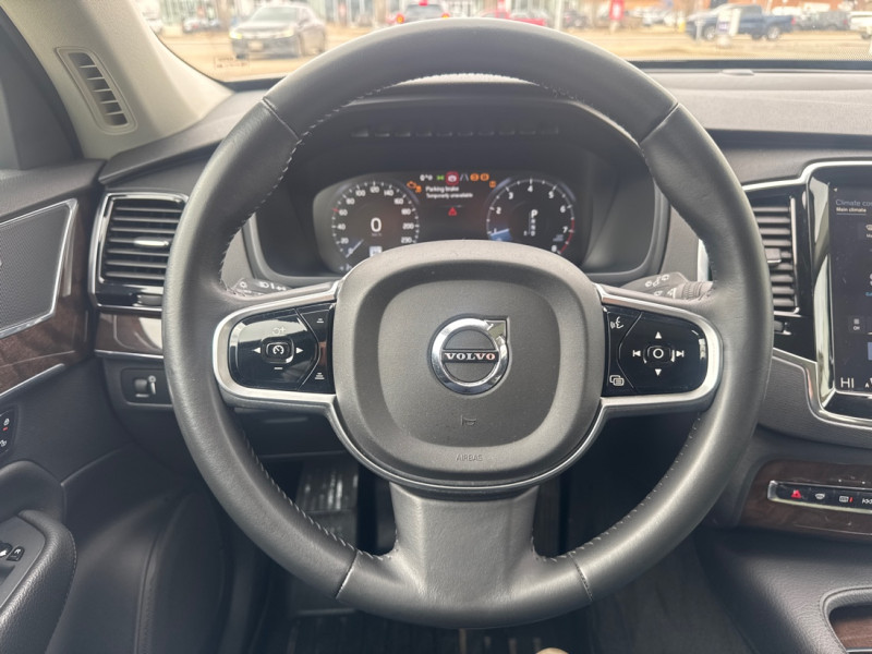 2016 Volvo XC90 T6 Momentum - Leather Seats - Heated Seats thumb 16