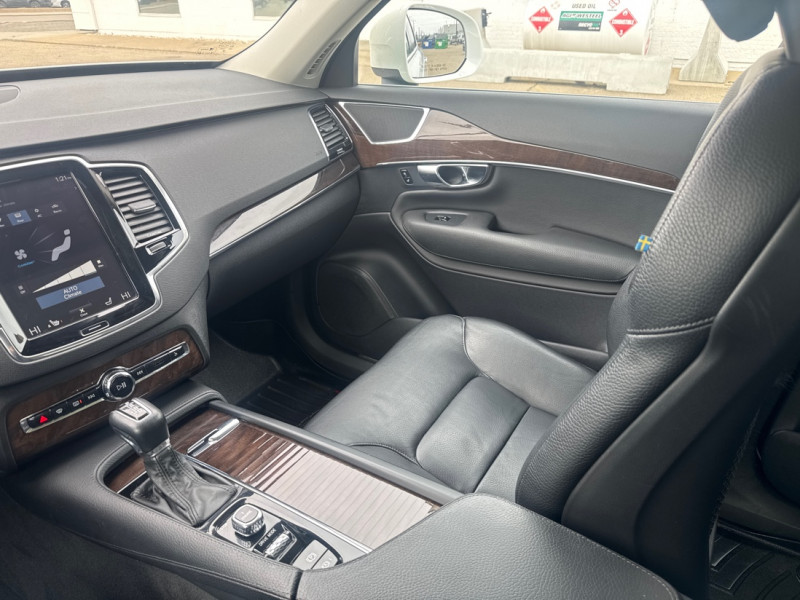 2016 Volvo XC90 T6 Momentum - Leather Seats - Heated Seats thumb 22