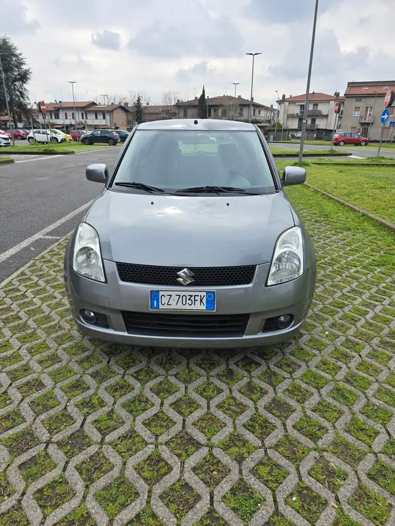Suzuki Swift 5p 1.3 16v GLX - 1