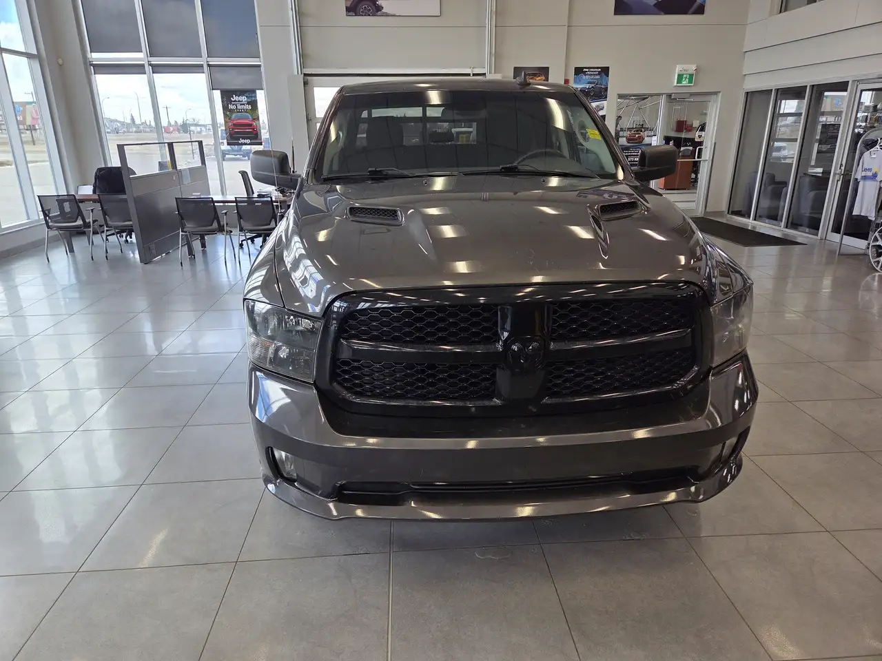 RAM 1500 снимка RAM 1500