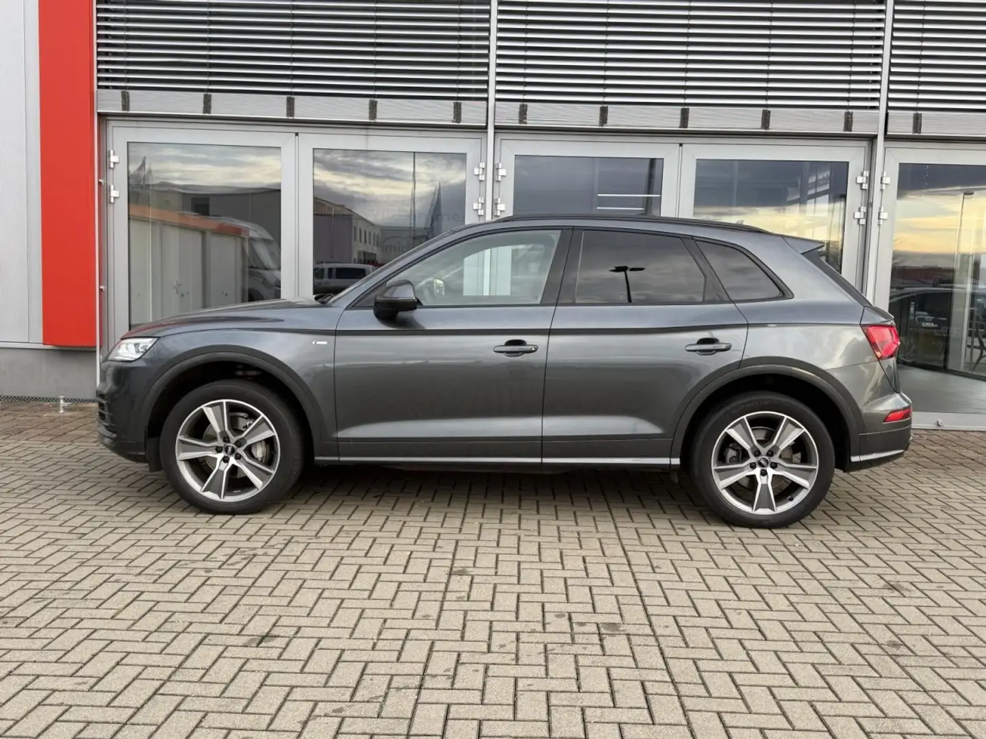 Audi Q5 2.0 TDI sport S line MATRIX, B&O, TOTW, DAB, Gris - 2