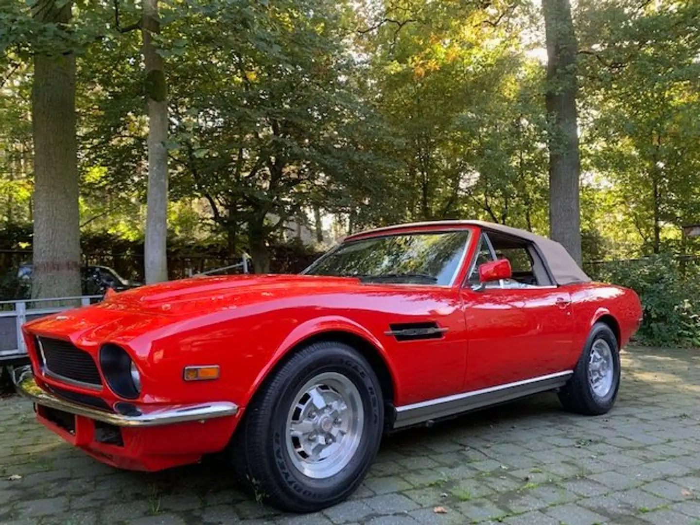 Aston Martin Volante V8 1981 Rojo - 1
