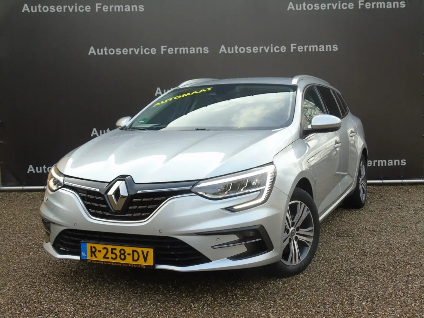 Renault Megane Estate 1.3TCE 140PK Intens Automaat - 2022 - 111DK Grau - 1