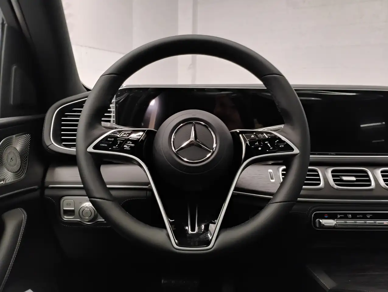 Mercedes-Benz GLE снимка Mercedes-Benz GLE