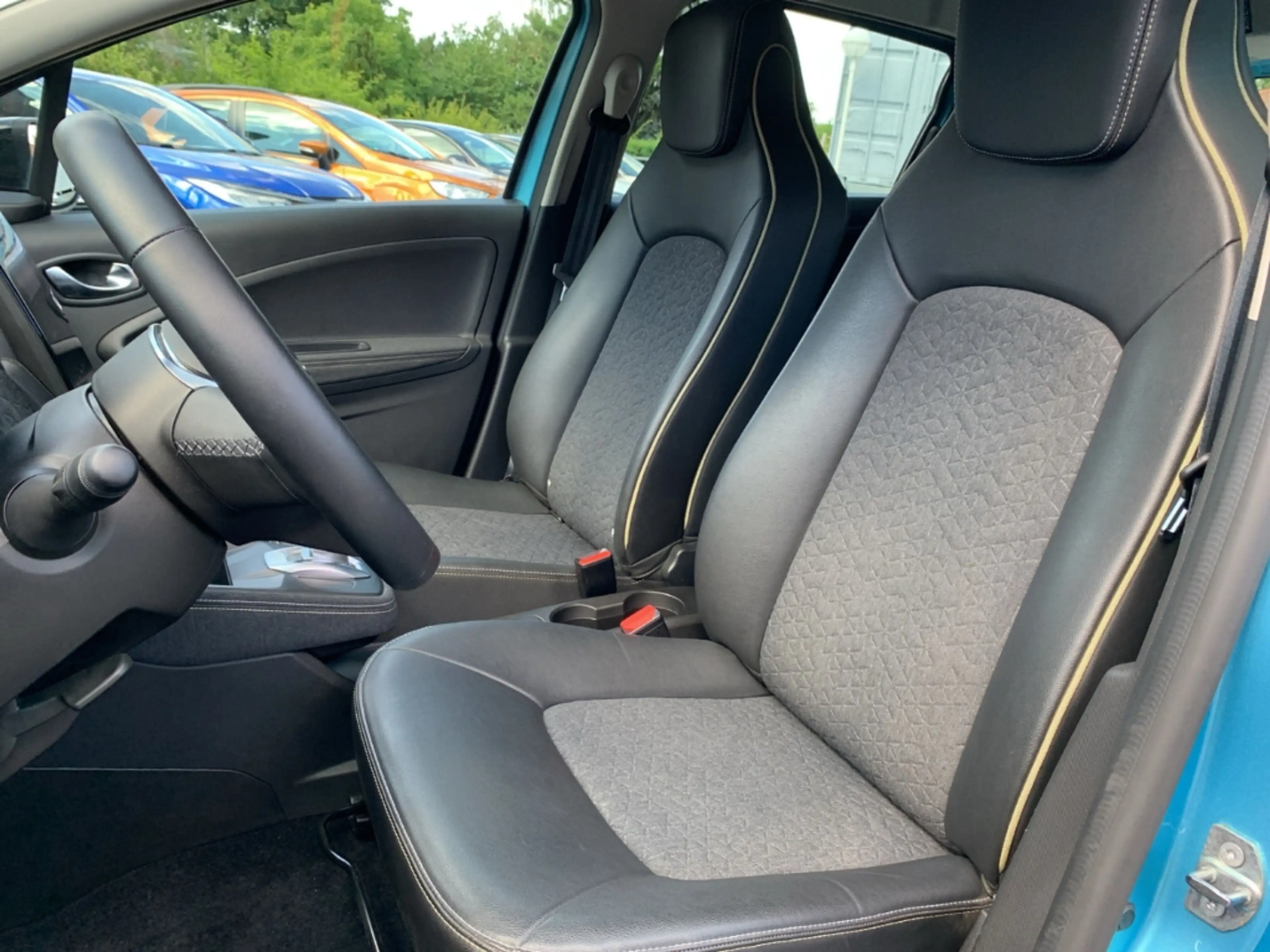 Renault ZOE E-TECH ICONIC 135HP SHZ+NAV+PDC+KAMERA+KLIMA — photo 9
