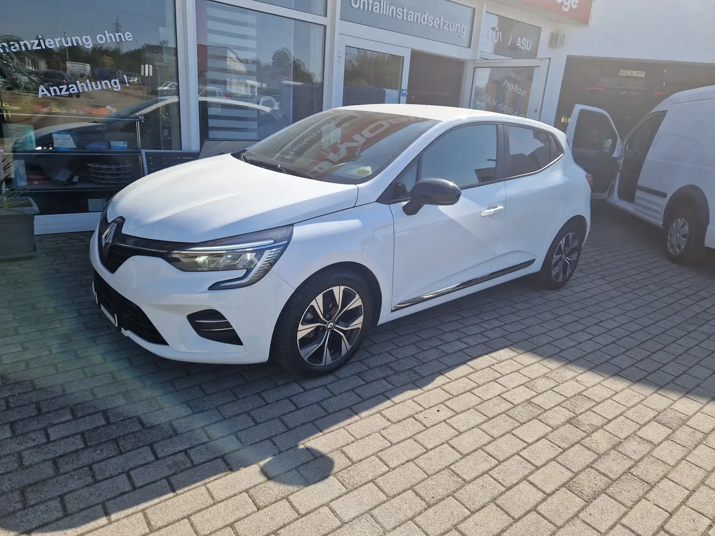 Renault Clio SCe 65-Navigation+BC+Tempo+PDC+Alu+Multi-Led-lenk Weiß - 1