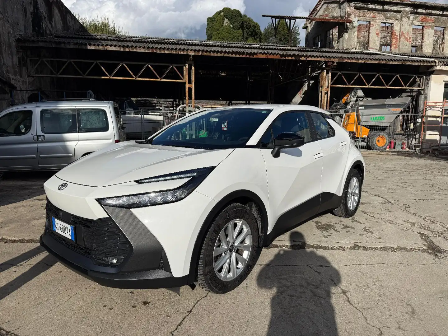 Toyota C-HR 1.8 HV Active Blanc - 1