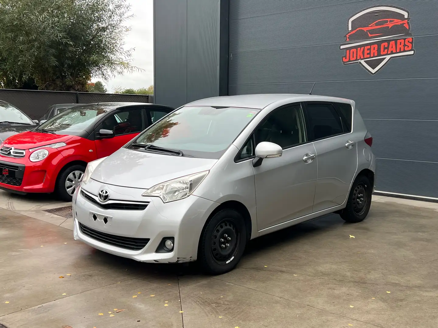 Toyota Verso-S 1.33 VVT-i Automaat S Life Grijs - 2