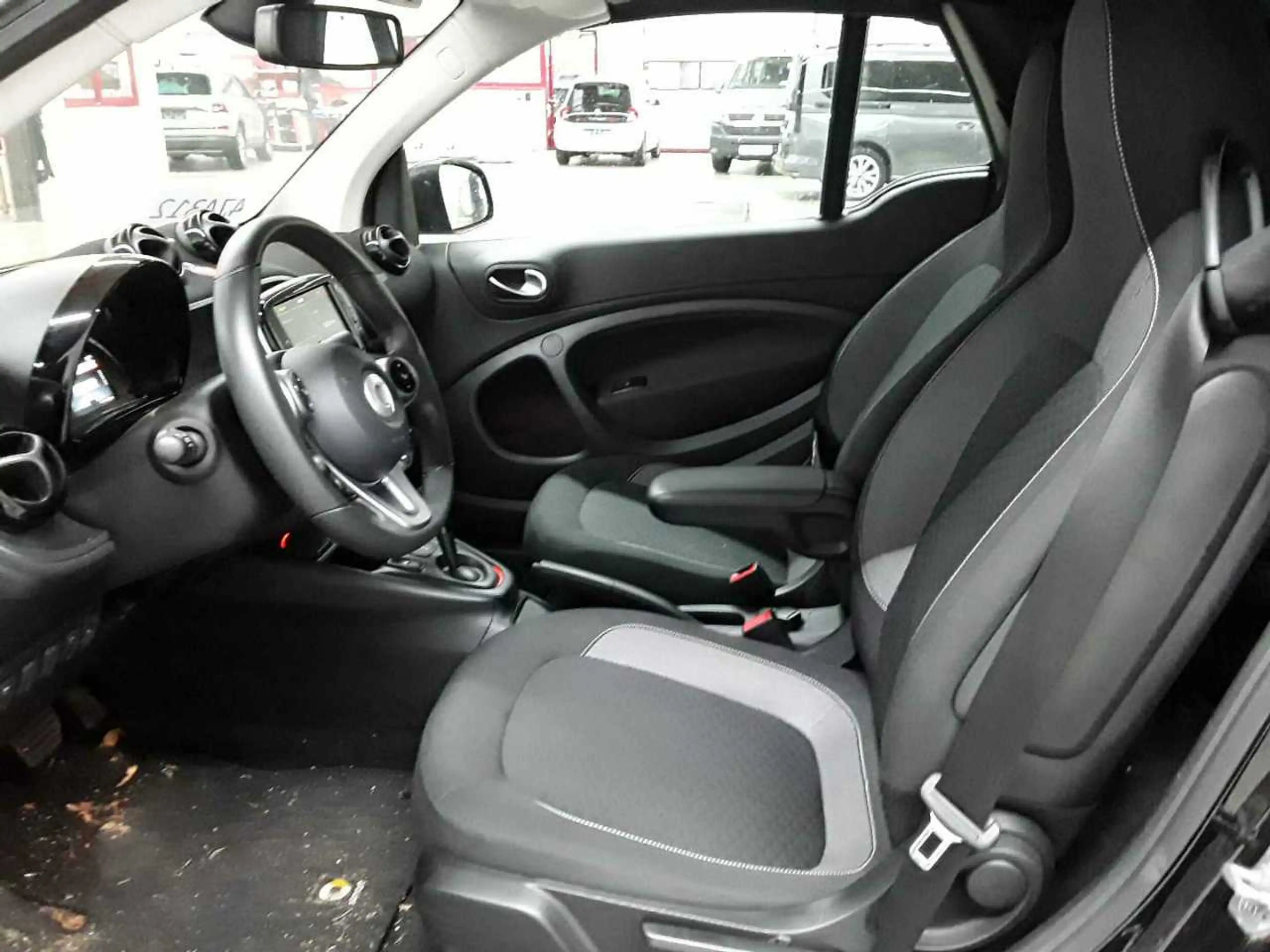 smart forTwo smart fortwo cabrio EQ passion — photo 7
