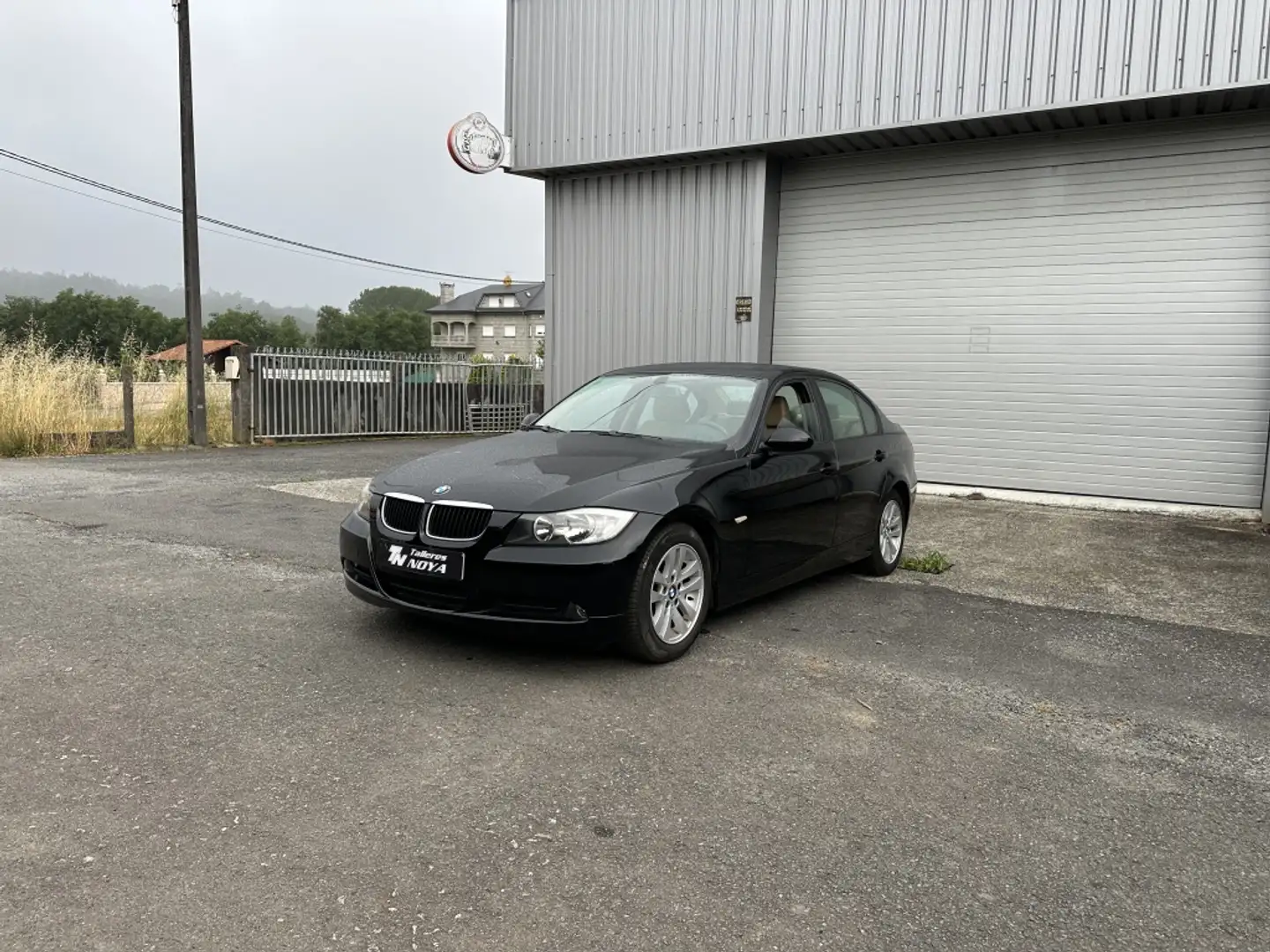 BMW 318 318d Negro - 1