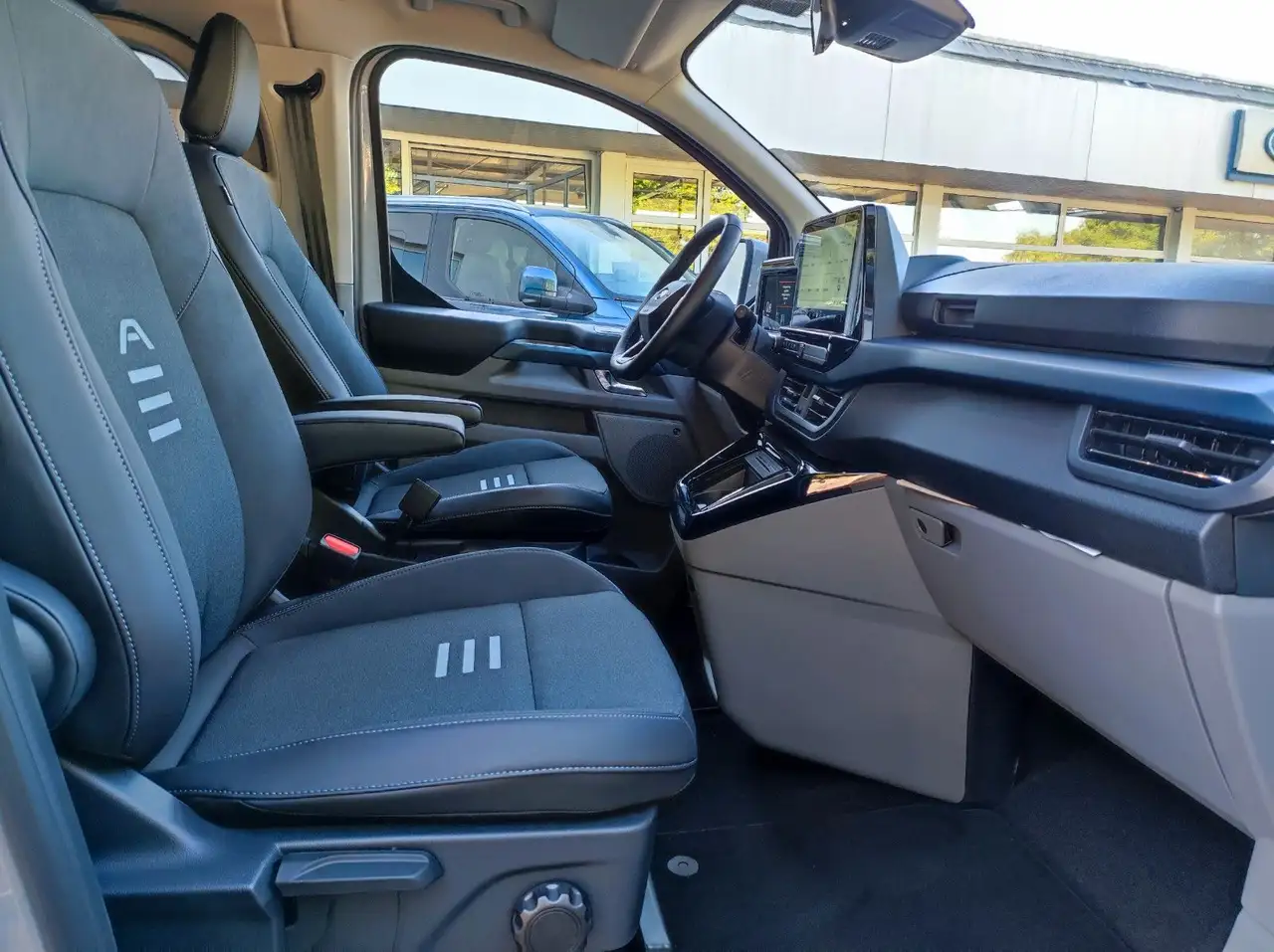 Ford Tourneo Custom 2026 — фото 8