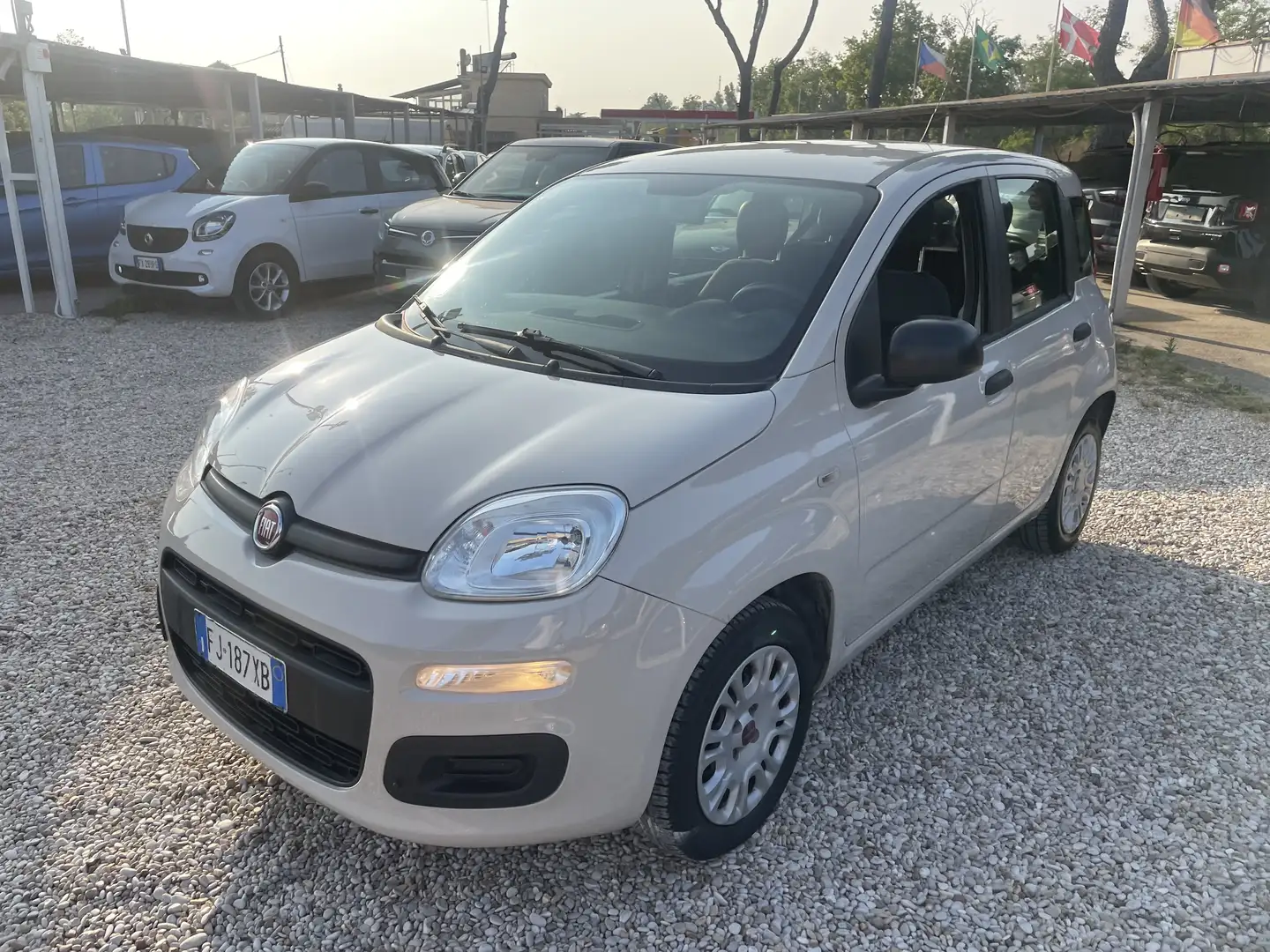 Fiat Panda Panda 1.2 Lounge 69cv E6 Weiß - 1