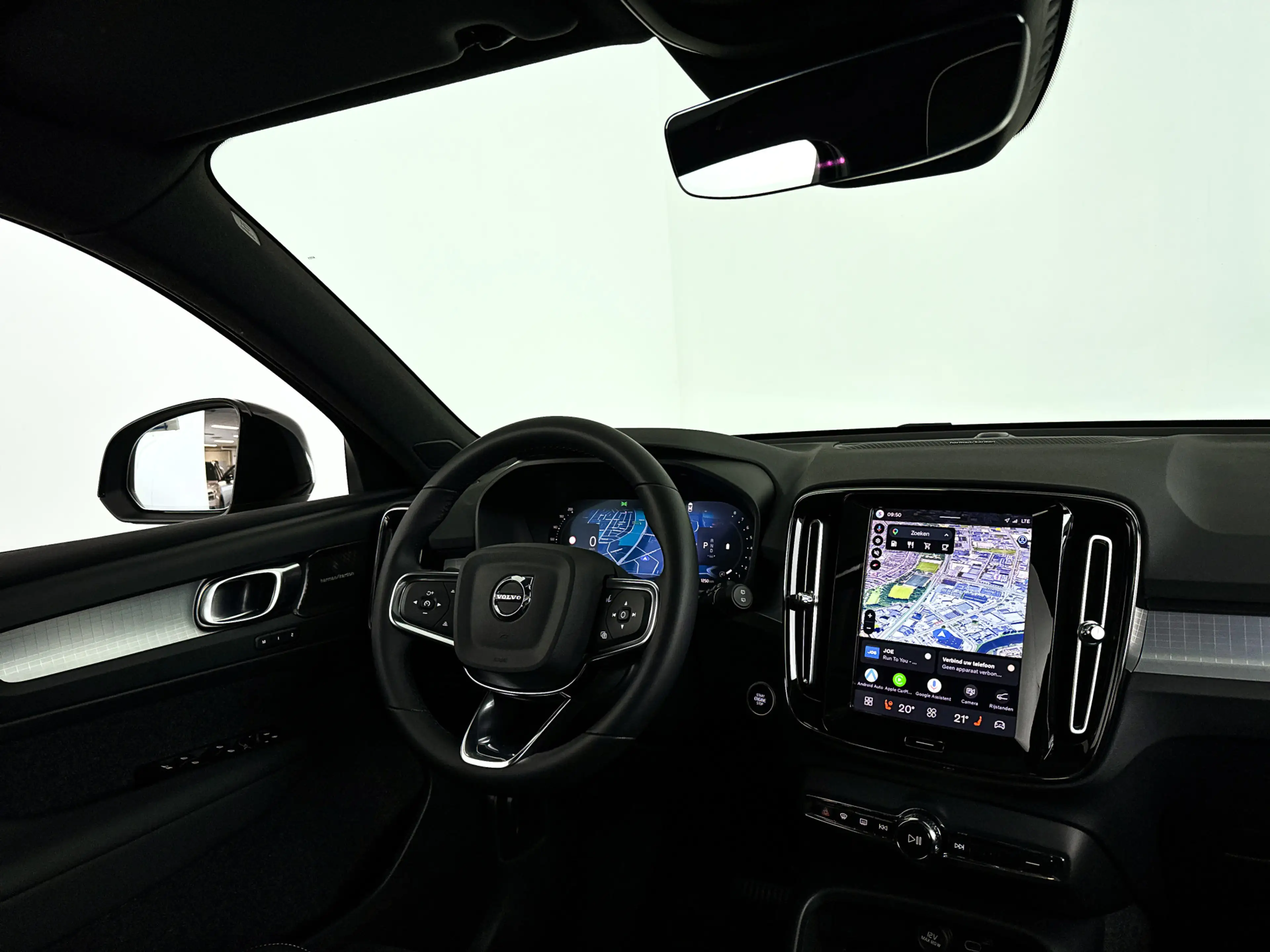 Volvo XC40 B4 Plus Dark | Panoramadak | 360° camera | Harman — photo 3