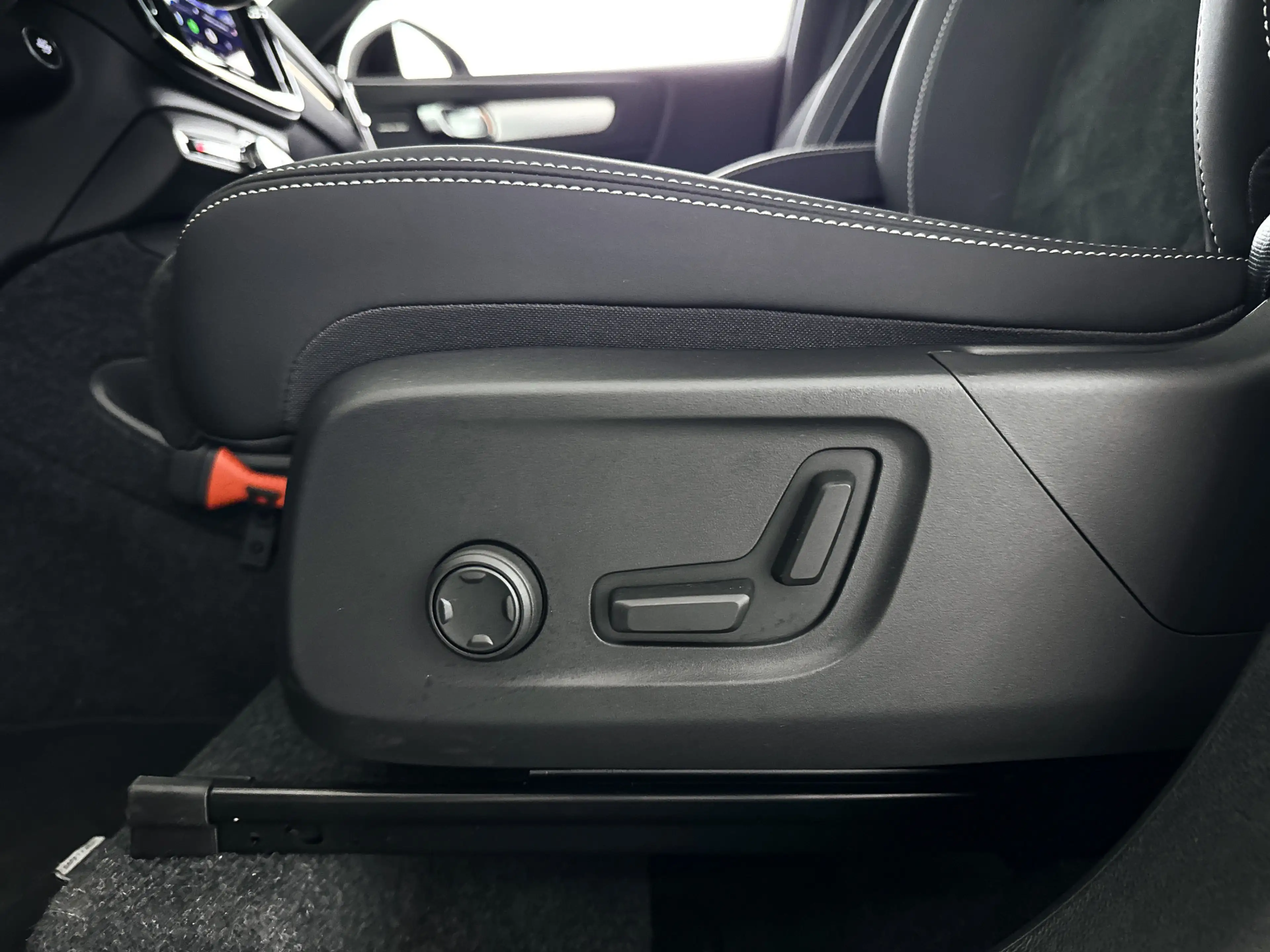 Volvo XC40 B4 Plus Dark | Panoramadak | 360° camera | Harman — photo 7