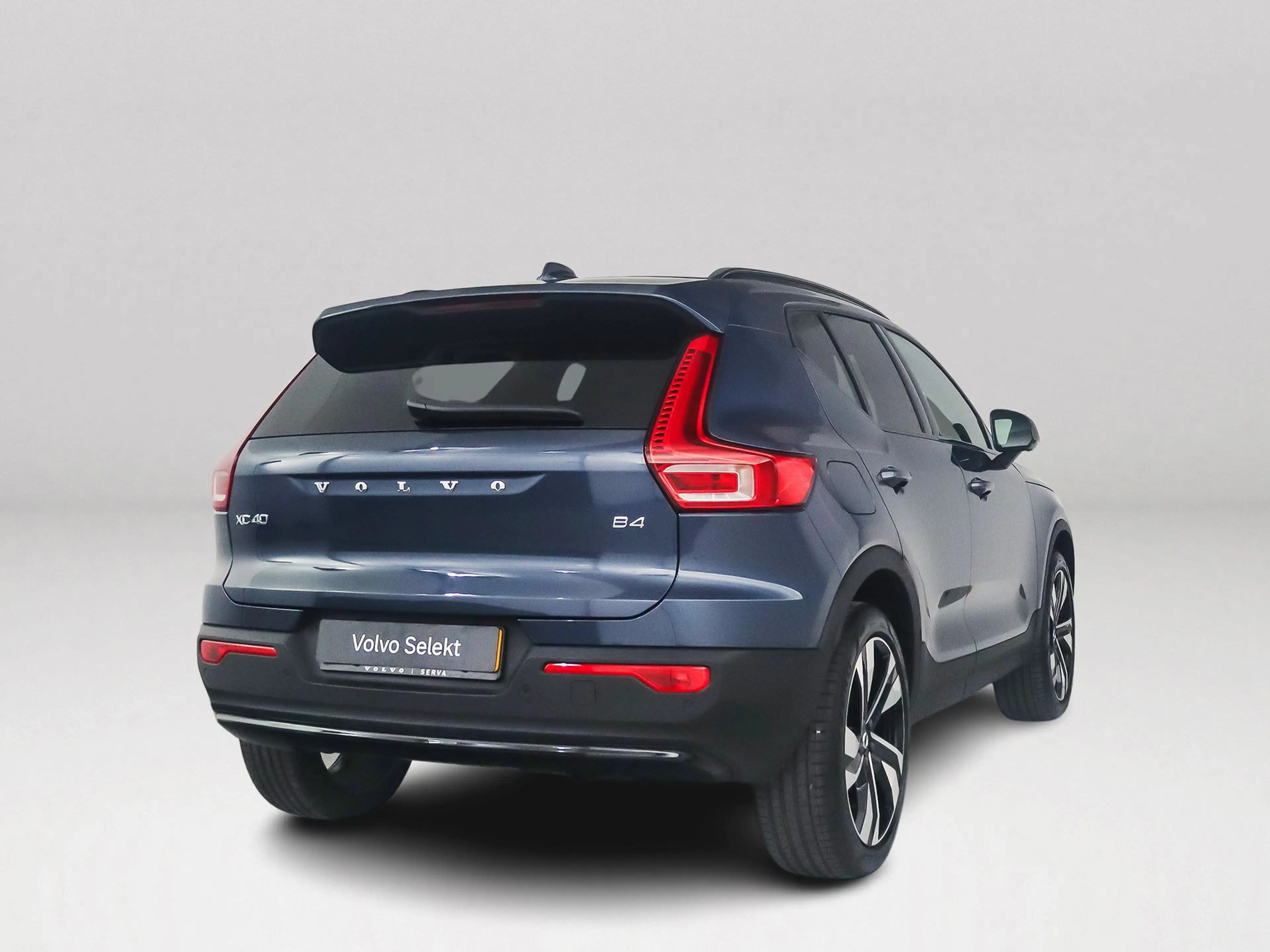 Volvo XC40 B4 Plus Dark | Panoramadak | 360° camera | Harman — photo 2