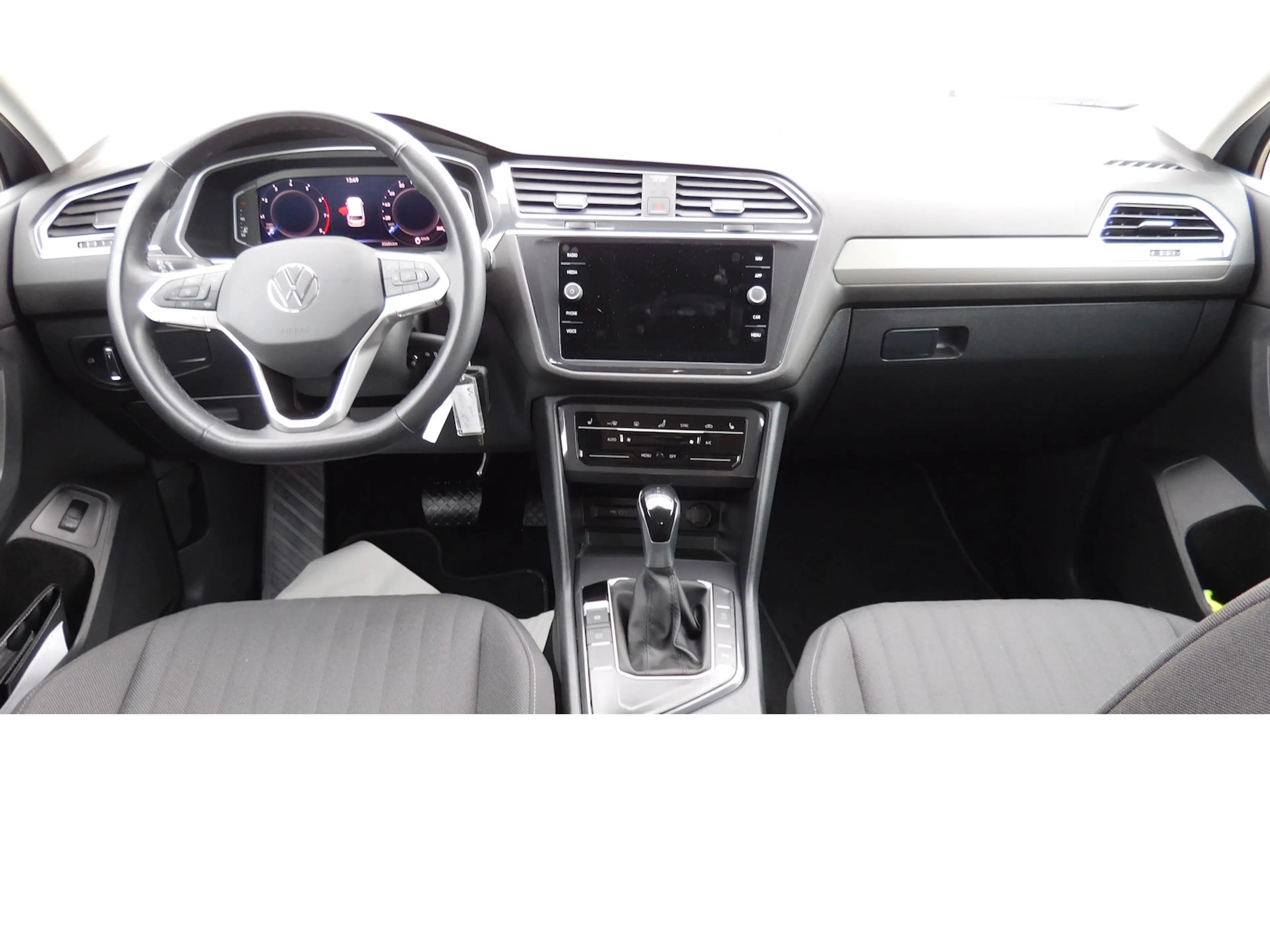 Volkswagen Tiguan Allspace 1.5 TSI Life 7 Sitze Navi DSG — photo 9