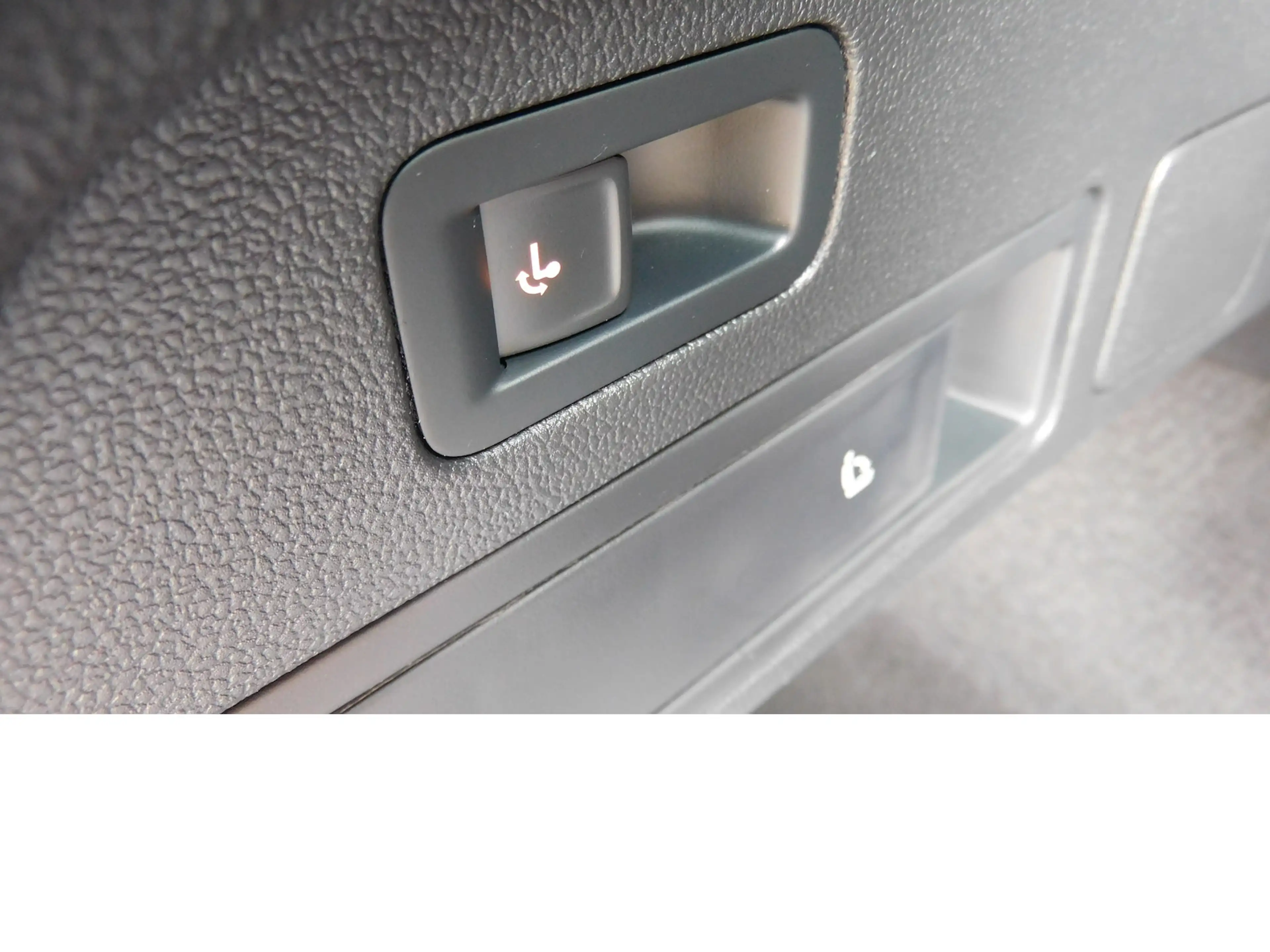 Volkswagen Tiguan Allspace 1.5 TSI Life 7 Sitze Navi DSG — photo 21