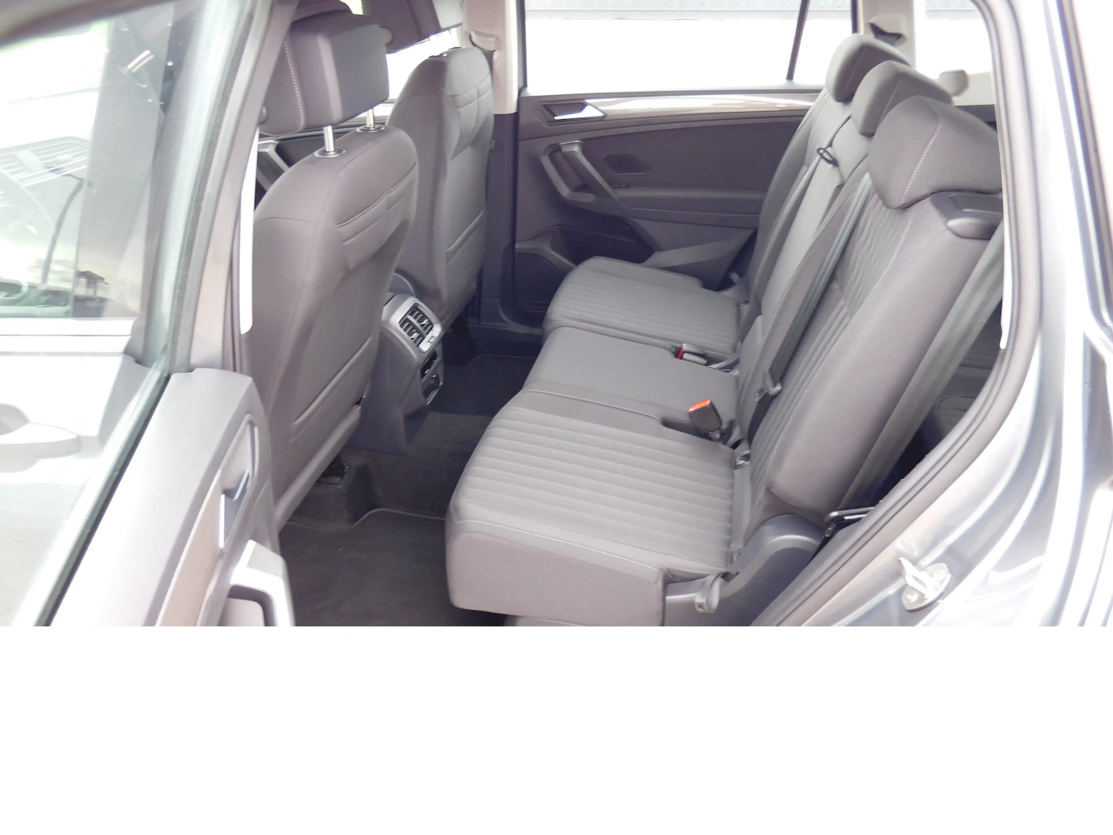 Volkswagen Tiguan Allspace 1.5 TSI Life 7 Sitze Navi DSG — photo 13