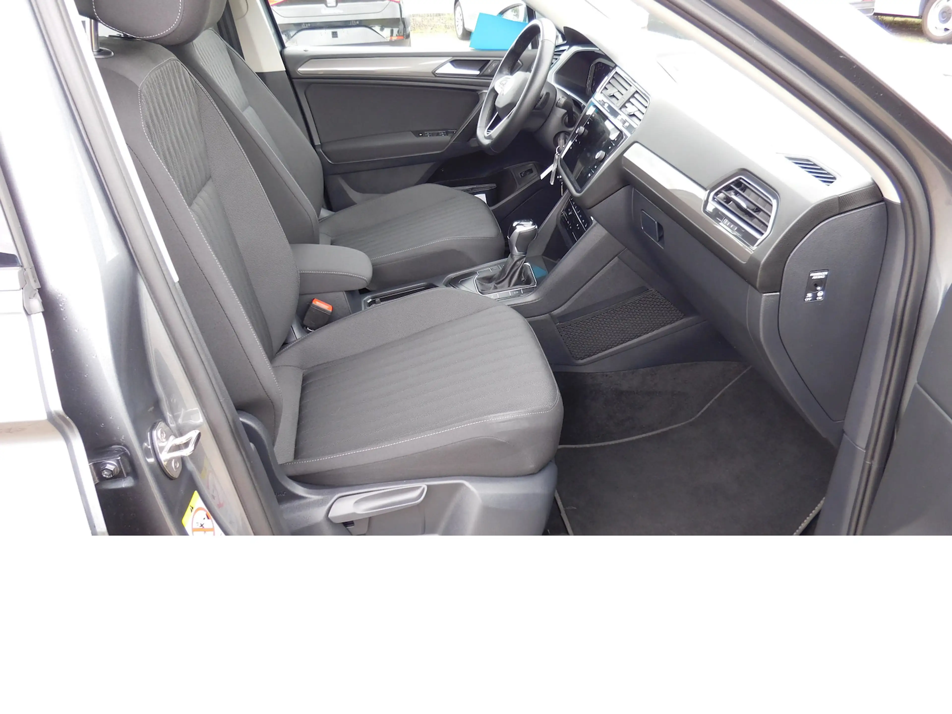 Volkswagen Tiguan Allspace 1.5 TSI Life 7 Sitze Navi DSG — photo 11