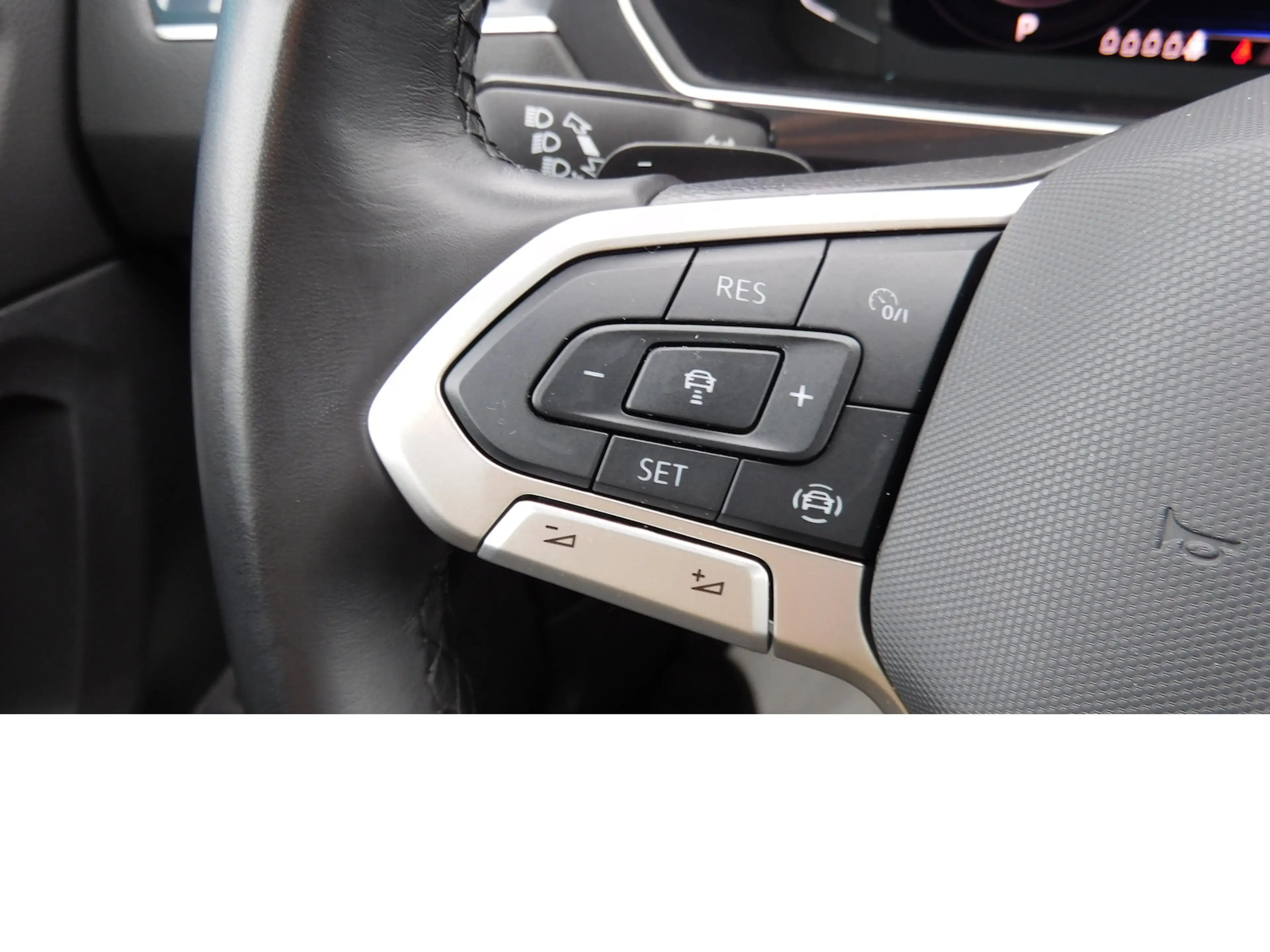 Volkswagen Tiguan Allspace 1.5 TSI Life 7 Sitze Navi DSG — photo 22