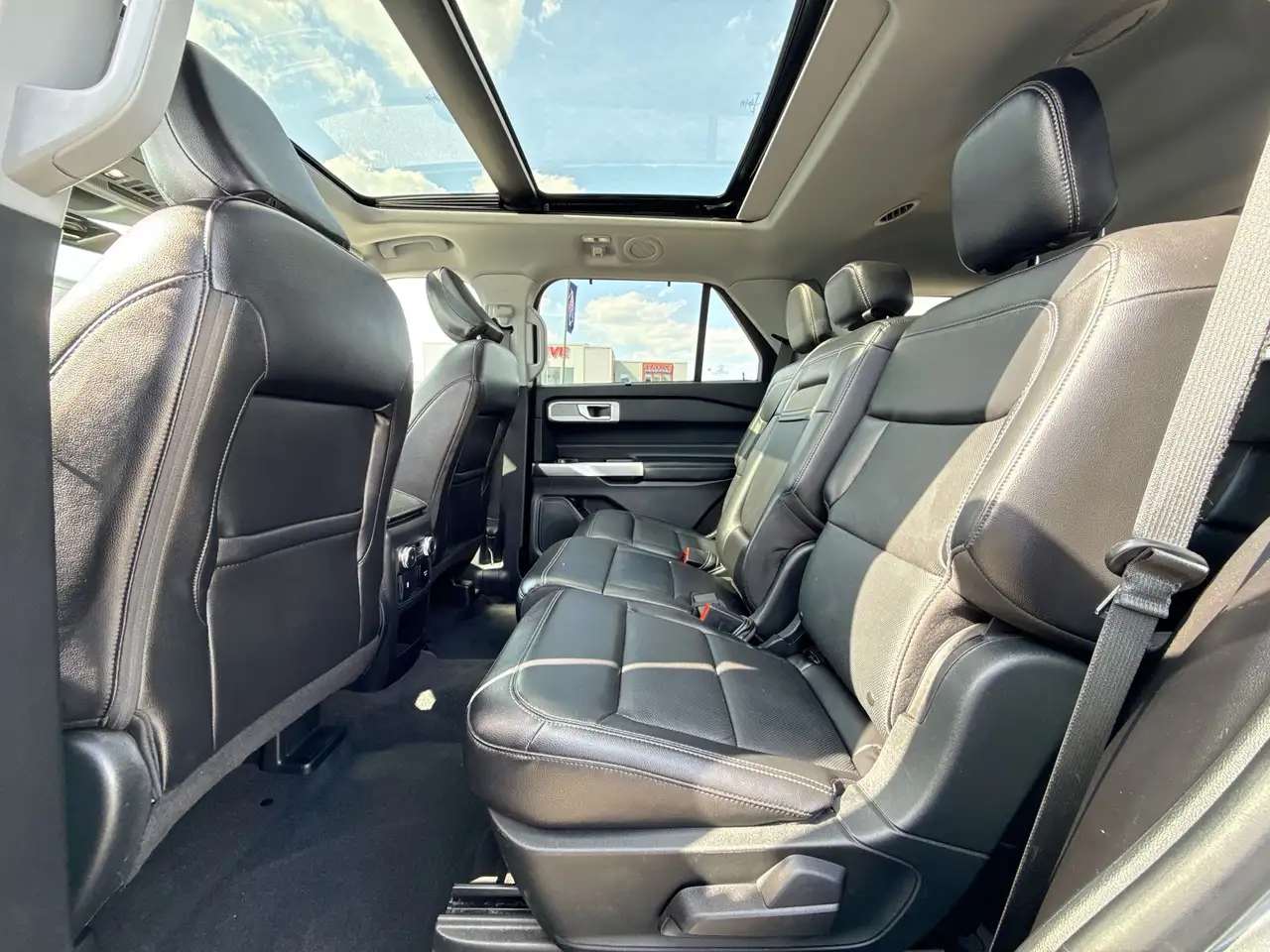 Ford Explorer photo Ford Explorer
