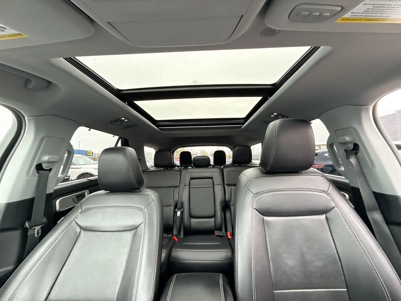 Ford Explorer photo Ford Explorer