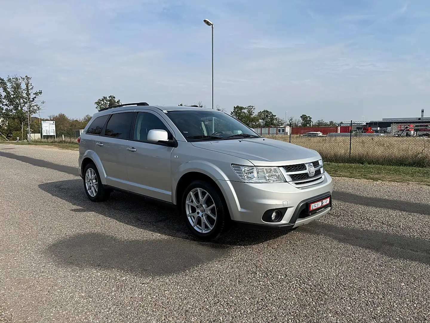 Fiat Freemont 2,0 Multijet II 170 Lounge AWD Aut. Grau - 2