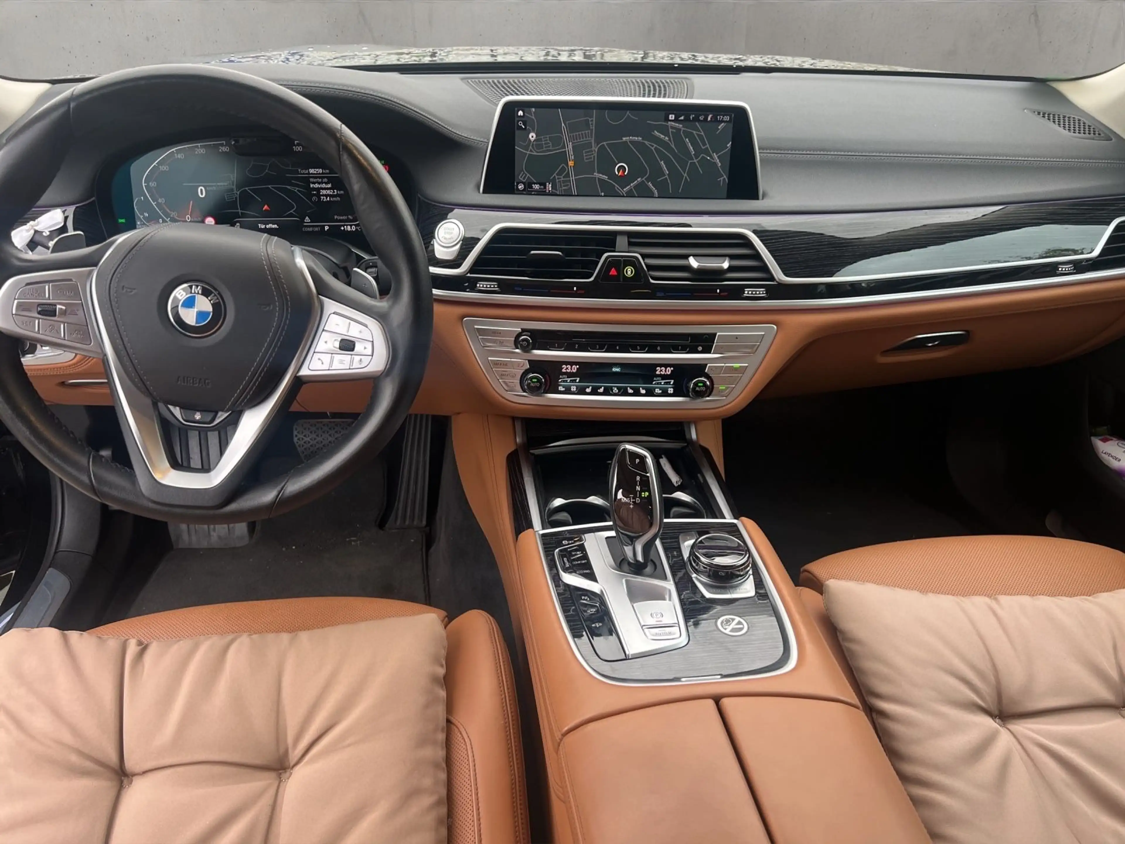 BMW 740 d xDrive *Panorama*Head-Up*AHK* — photo 9