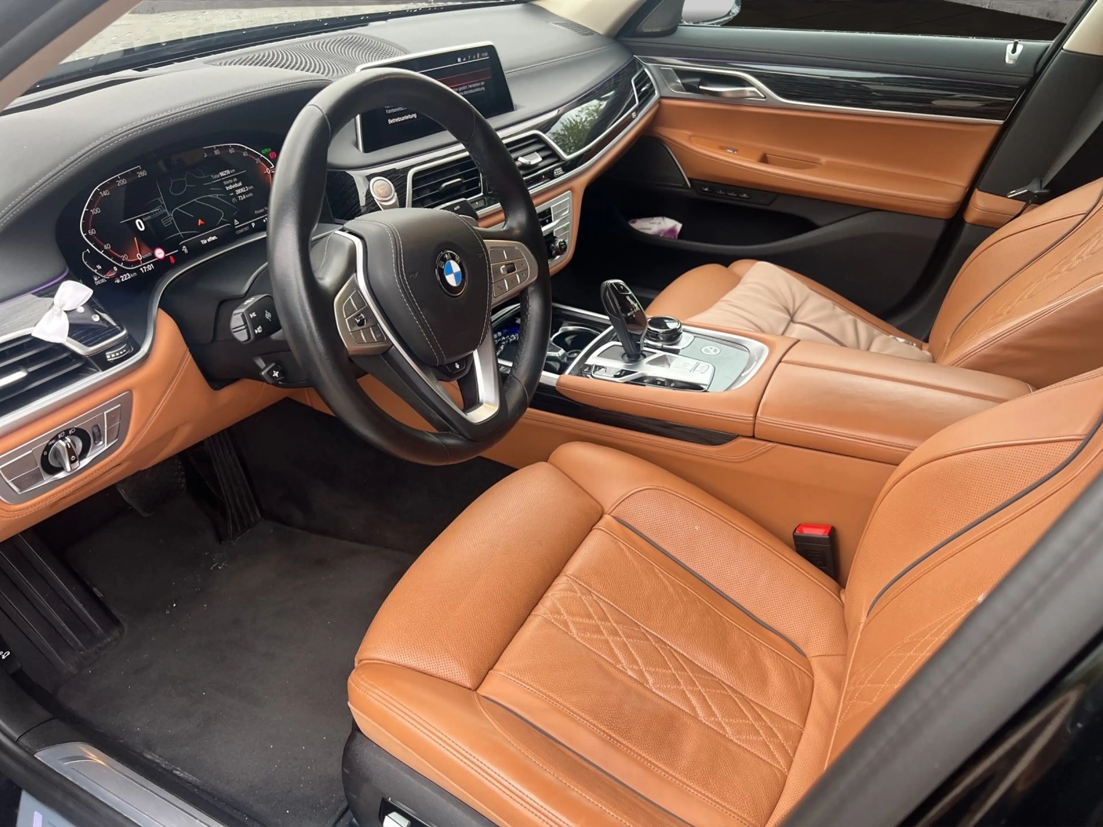BMW 740 d xDrive *Panorama*Head-Up*AHK* — photo 8