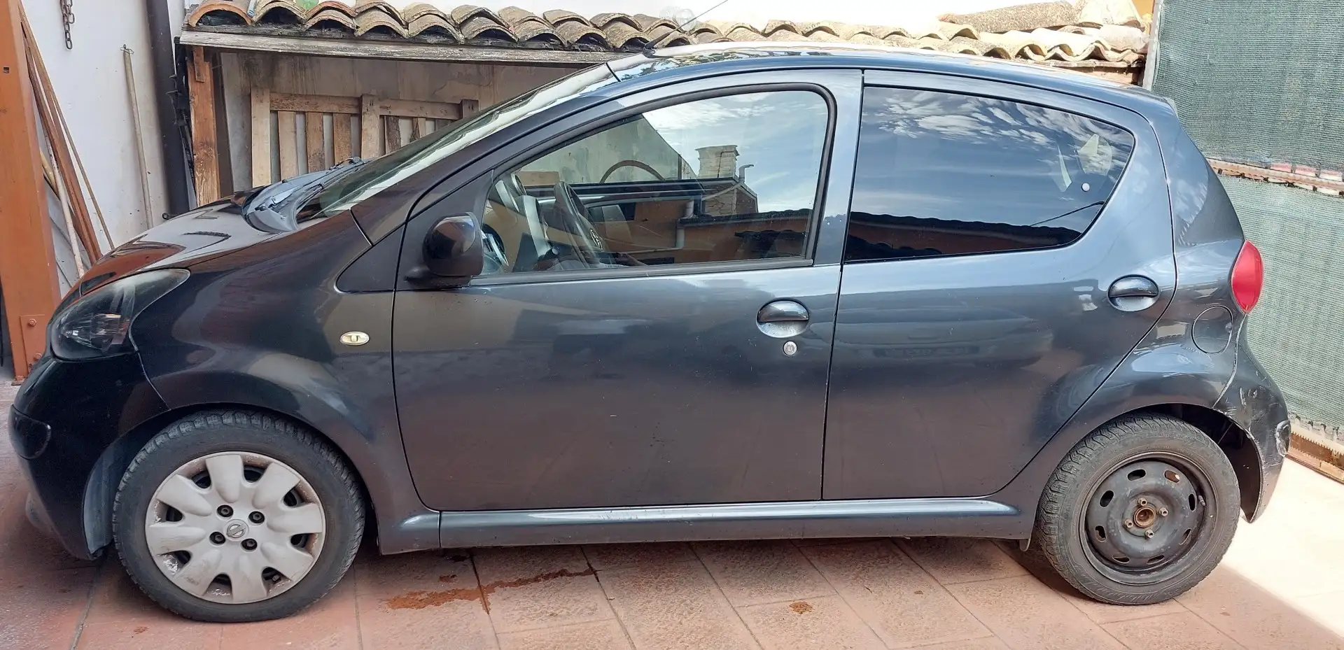 Toyota Aygo 5p 1.4d Sol - 2