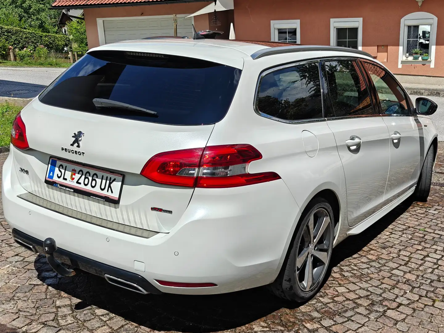 Peugeot 308 308 SW 1,6 BlueHDi 120 GT Line S Weiß - 2