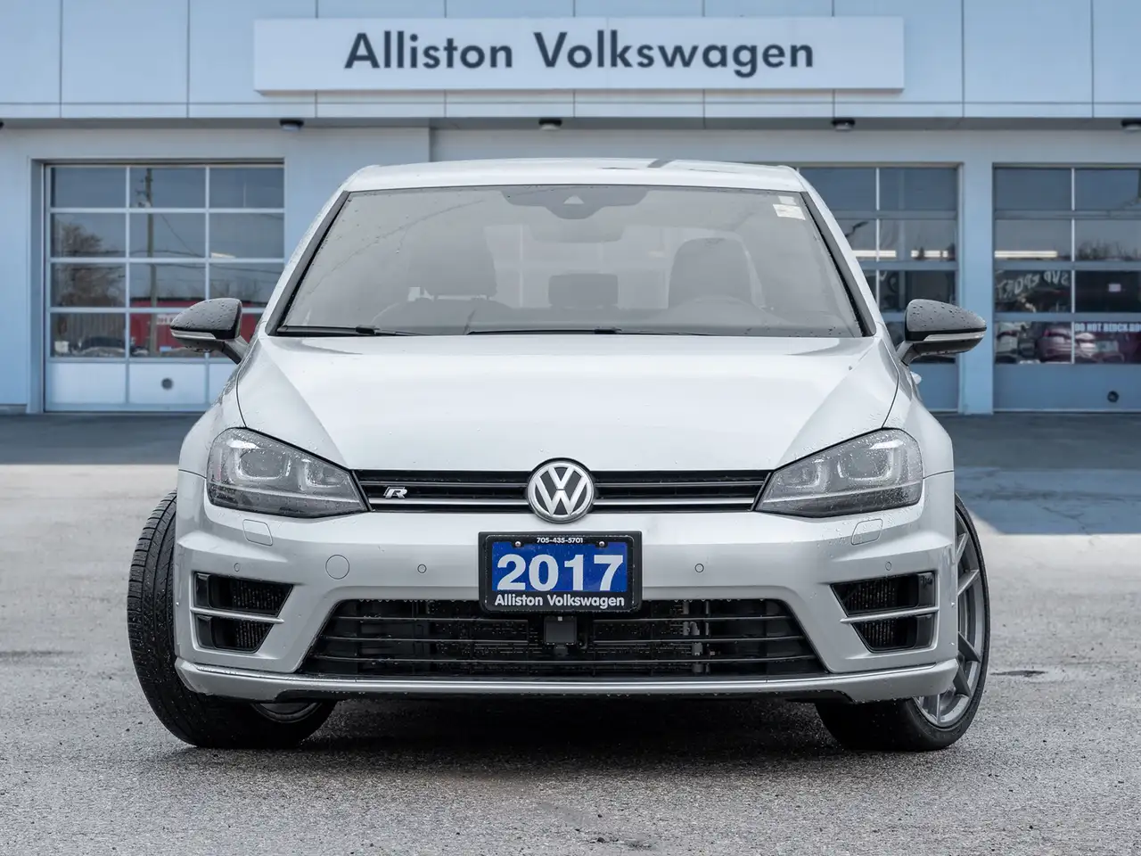 Volkswagen Golf R снимка Volkswagen Golf R