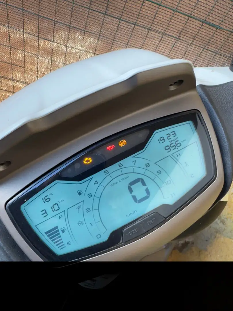 Piaggio Medley 125 Abs Bianco - 2