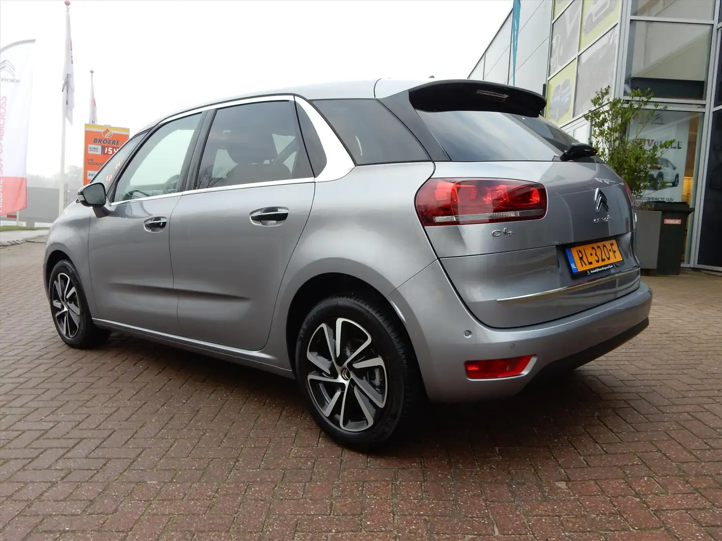 Citroen C4 Picasso 1.2 Turbo 130pk EAT6 Automaat Shine | panoramadak, Grijs - 2
