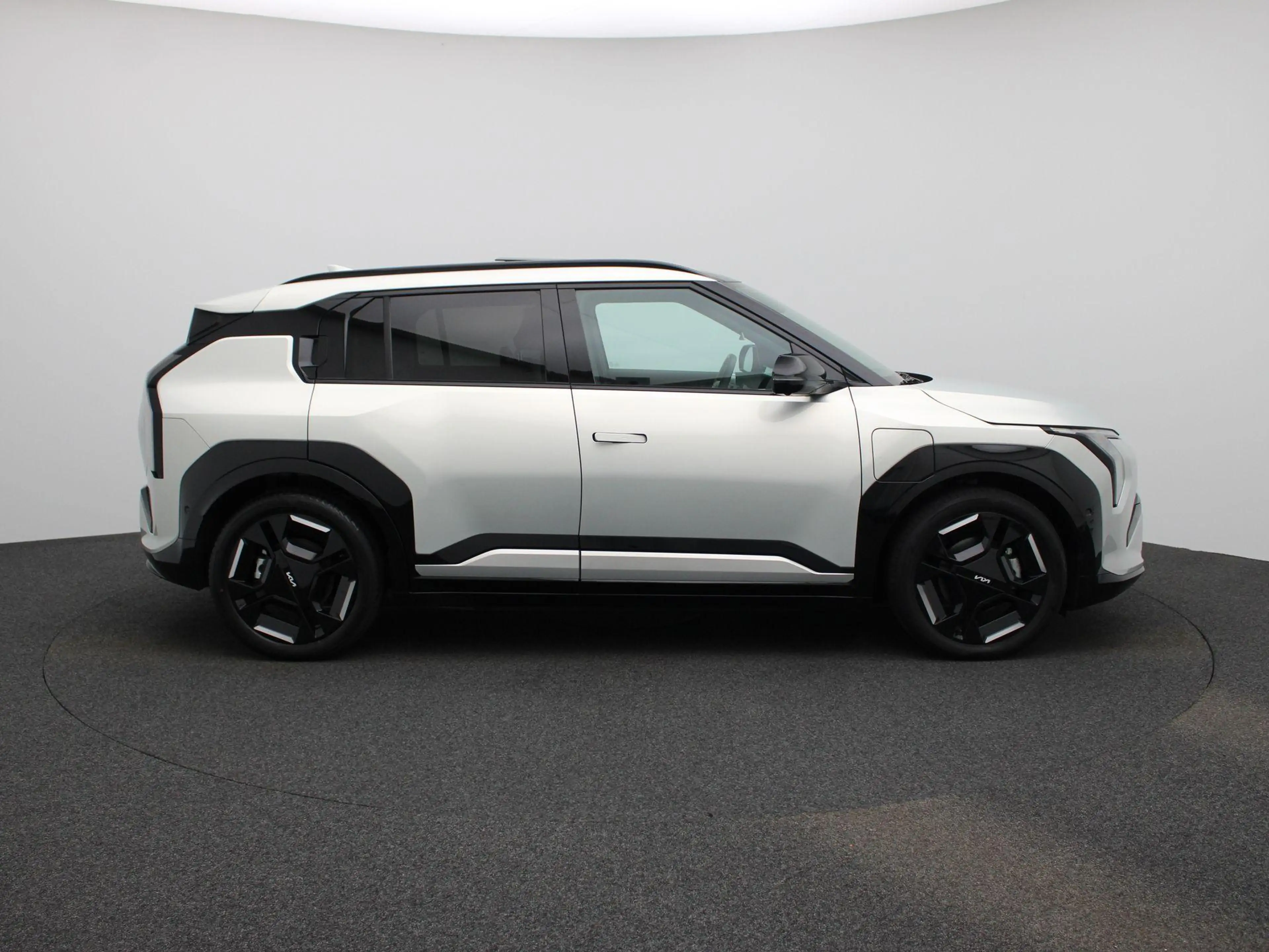 Kia EV3 GT-PlusLine 81.4 kWh | NAVI | CAMERA | ELEKTR KLEP — photo 6