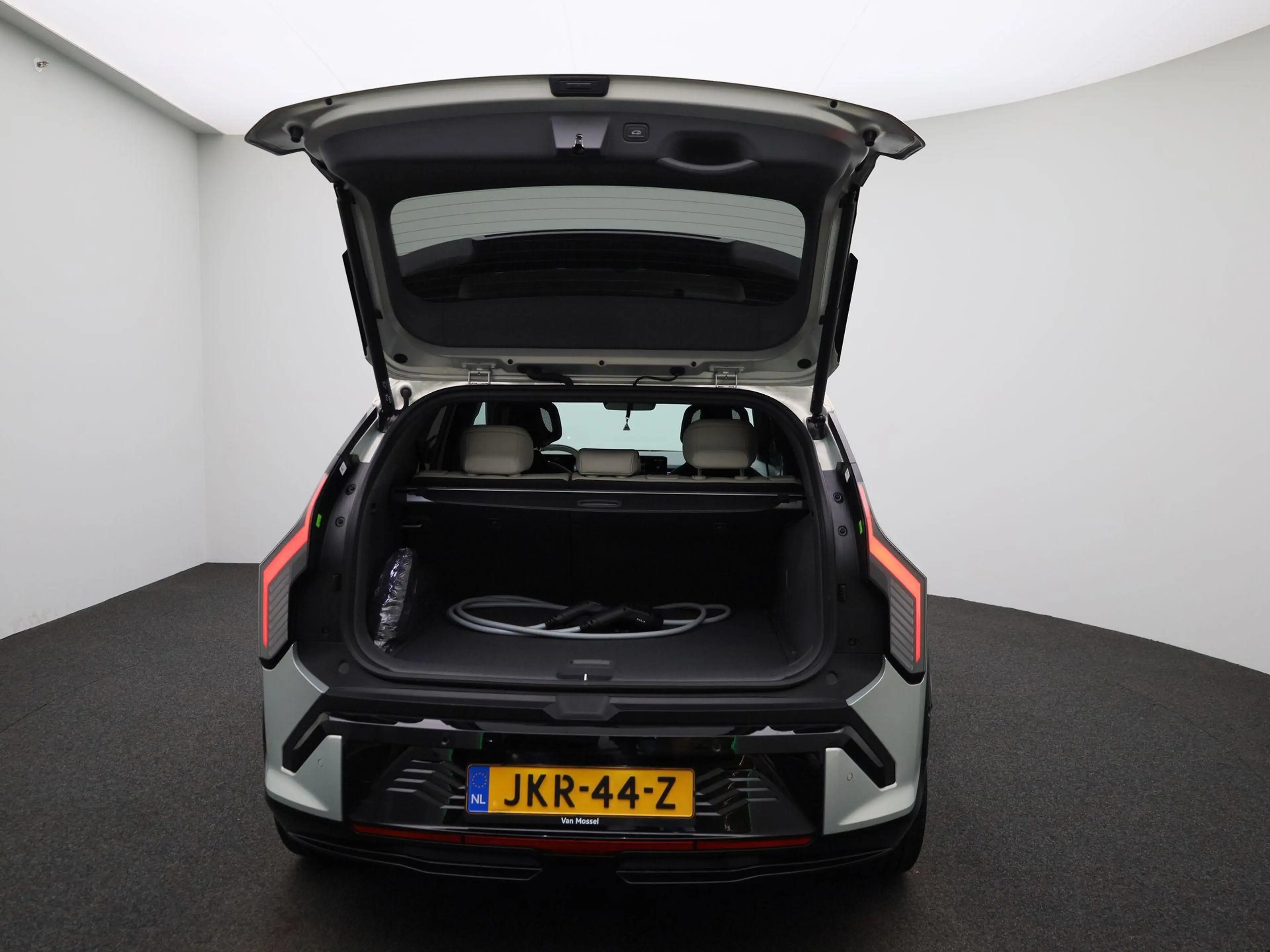 Kia EV3 GT-PlusLine 81.4 kWh | NAVI | CAMERA | ELEKTR KLEP — photo 11