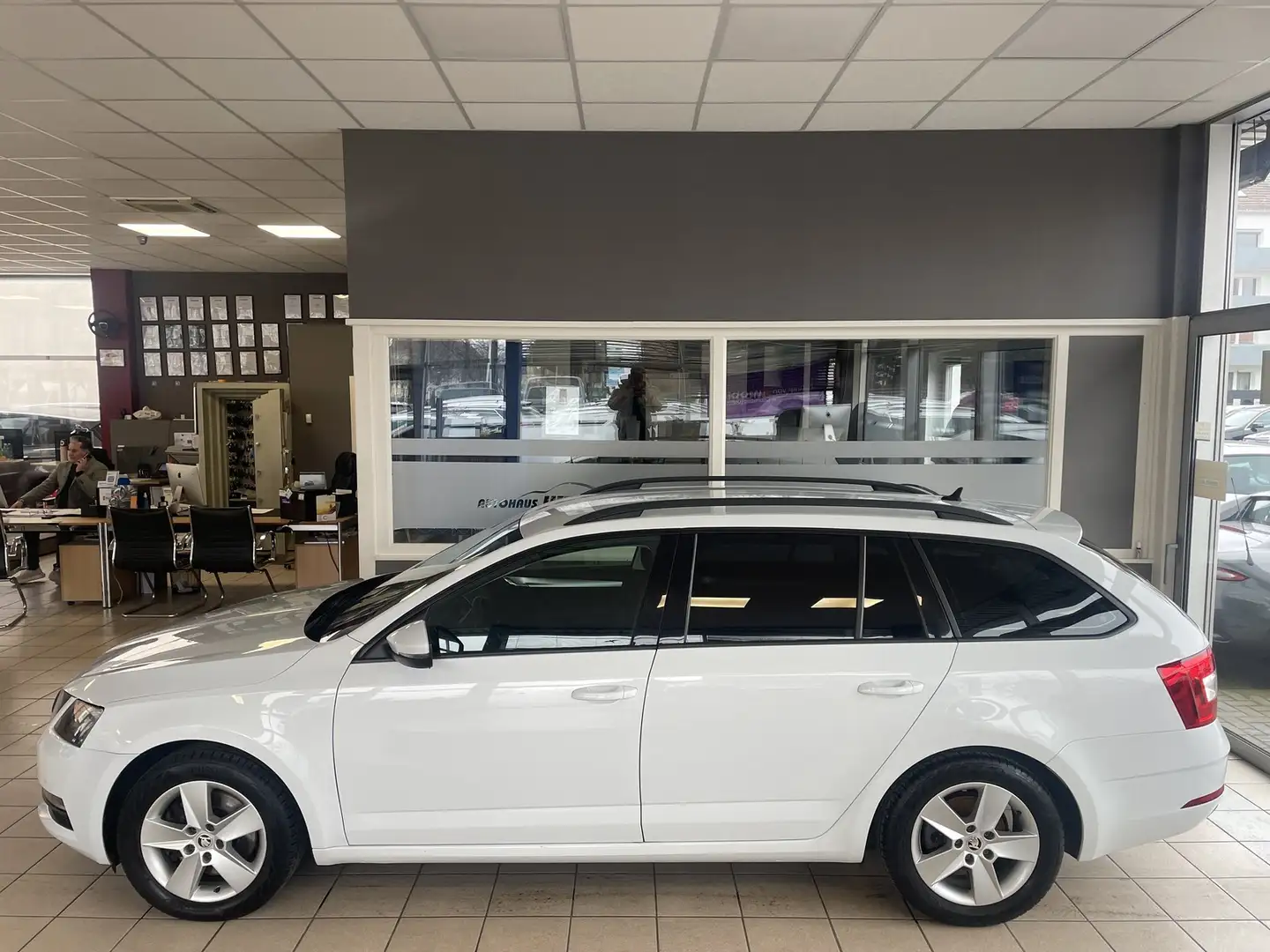Skoda Octavia Combi 2.0 TFSI Automatik LED 1. Hand PDC Weiß - 1