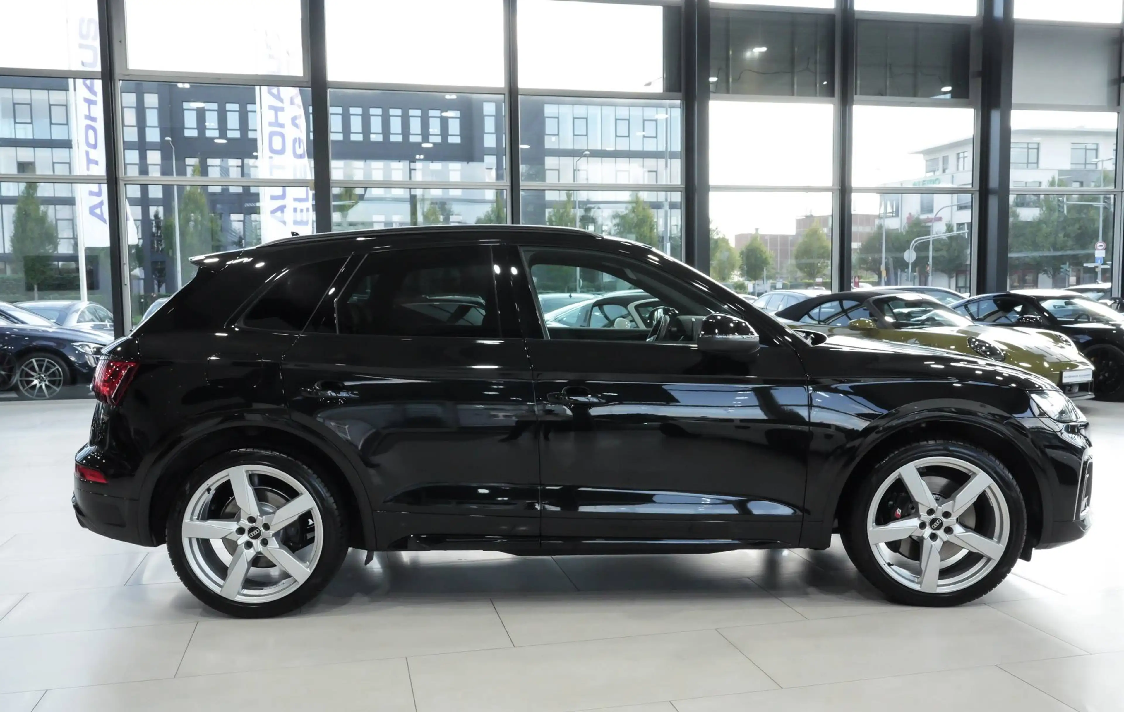 Audi SQ5 quattro*SPORTSITZE*MATRIX*LM"21"*KAMERA*1-HD* — photo 7