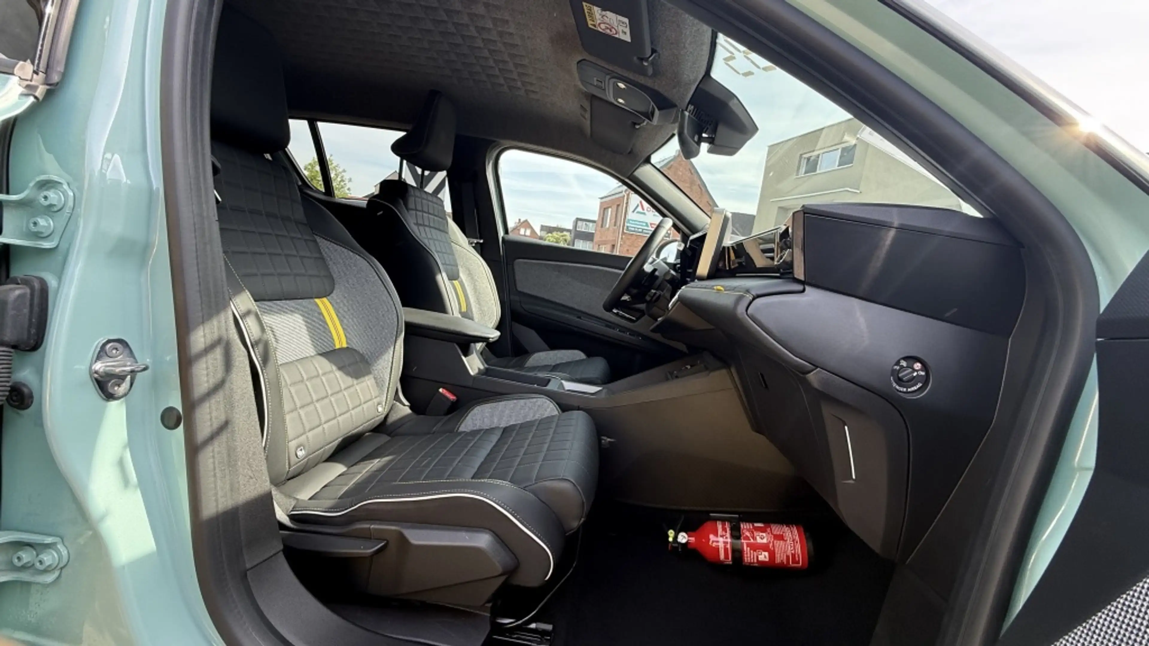 Renault R 4 Iconic 52 kWh Comfort Range — photo 11