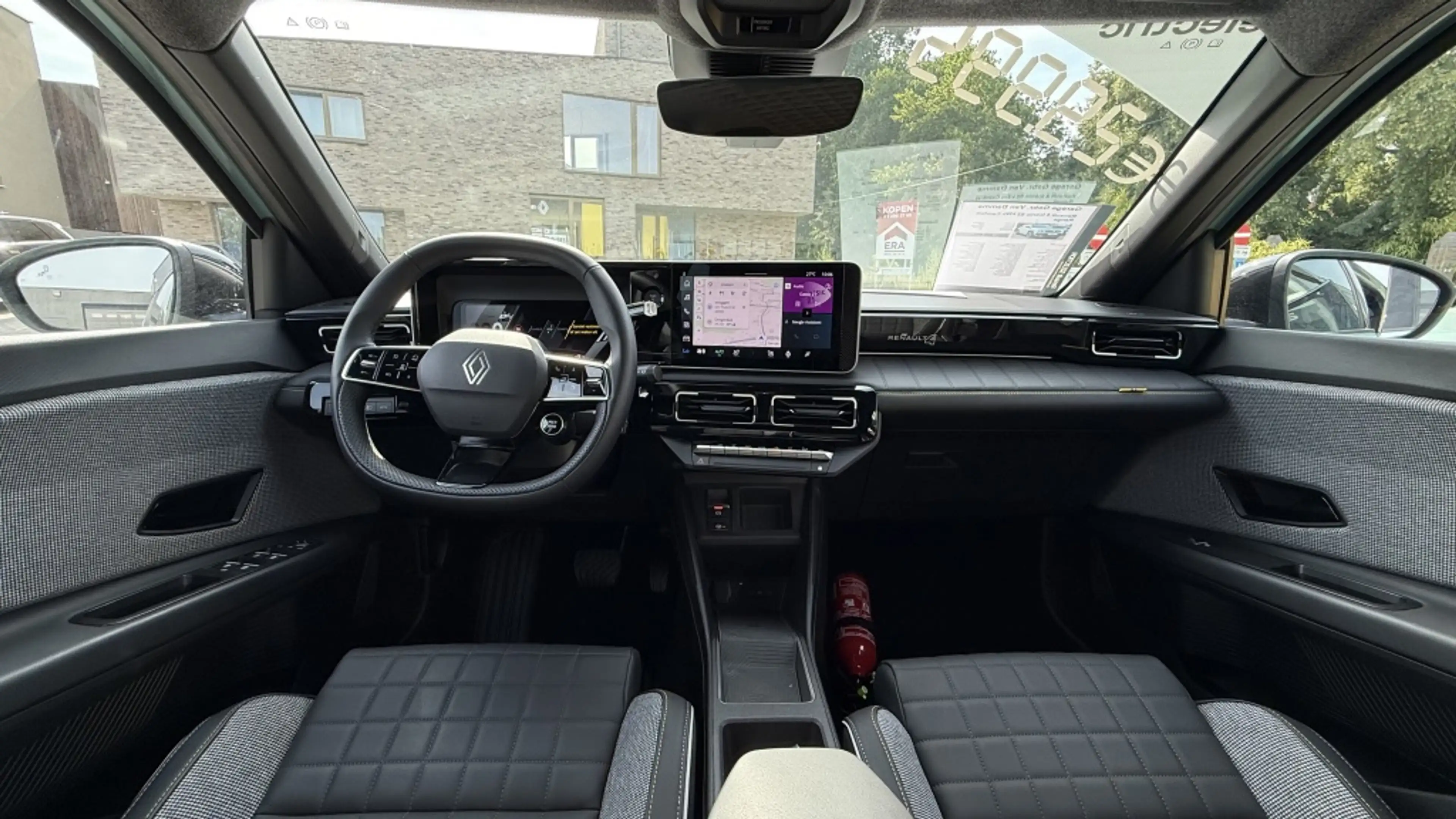 Renault R 4 Iconic 52 kWh Comfort Range — photo 8