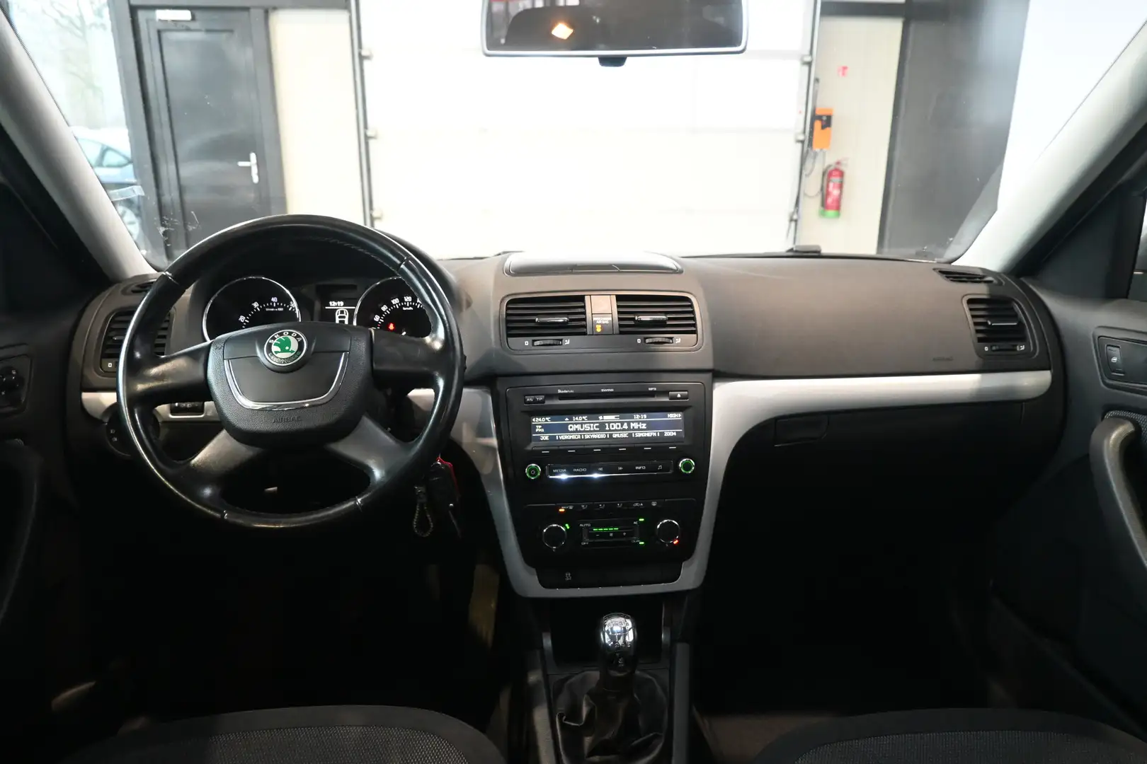 Skoda Yeti 1.2 TSI Active Clima Cruise Control Trekhaak Rijkl Grijs - 2