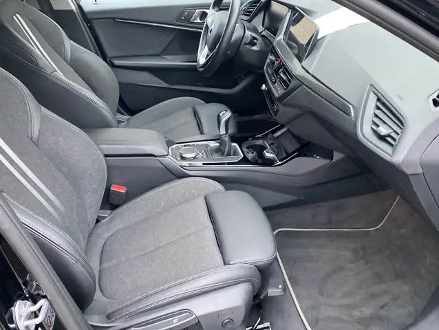 BMW 1 Series view 9