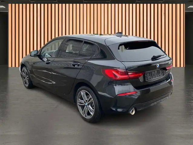 BMW 1 Series view 12