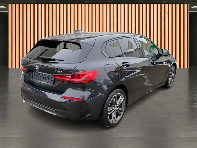 BMW 1 Series view 7