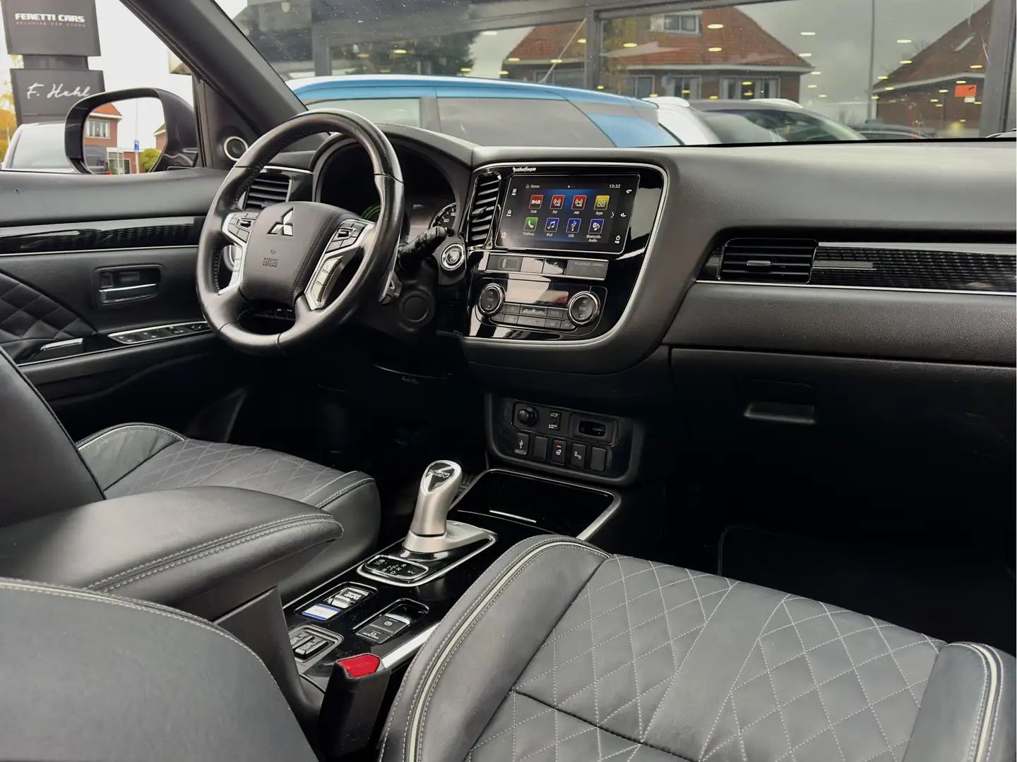 Mitsubishi Outlander 2.4 PHEV INSTYLE AUTOM. DESIGNO-LEDER PANODAK CAME Negro - 2